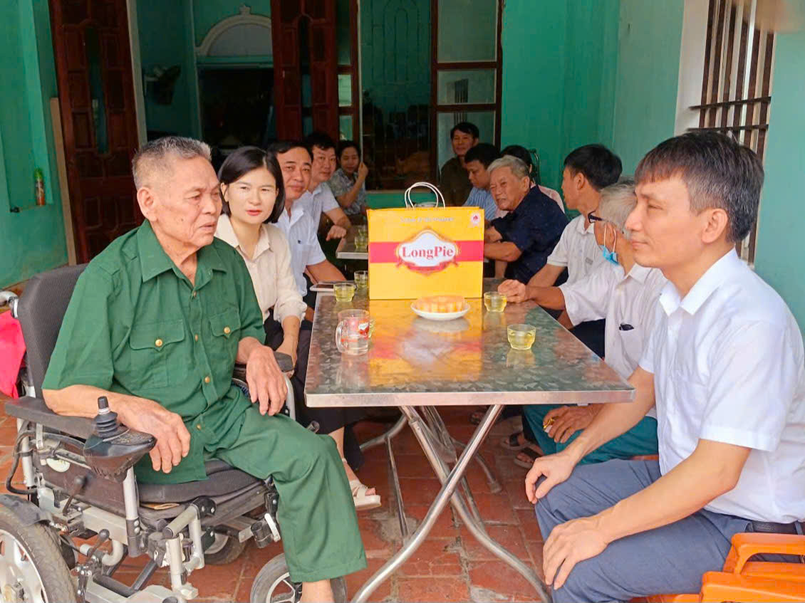 Anh-tin-bai