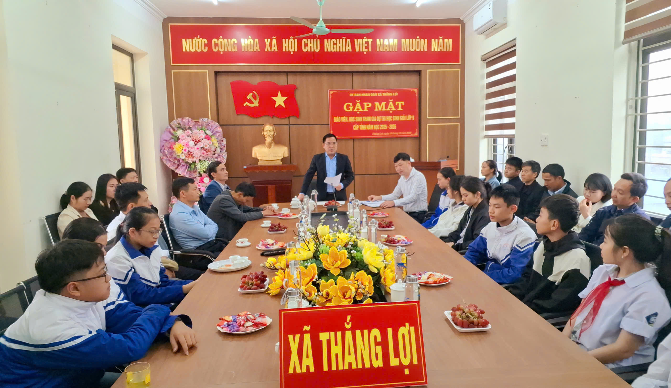Anh-tin-bai
