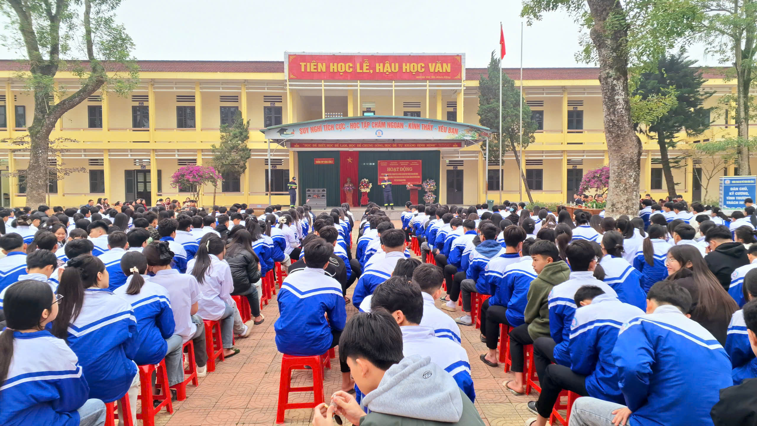 Anh-tin-bai