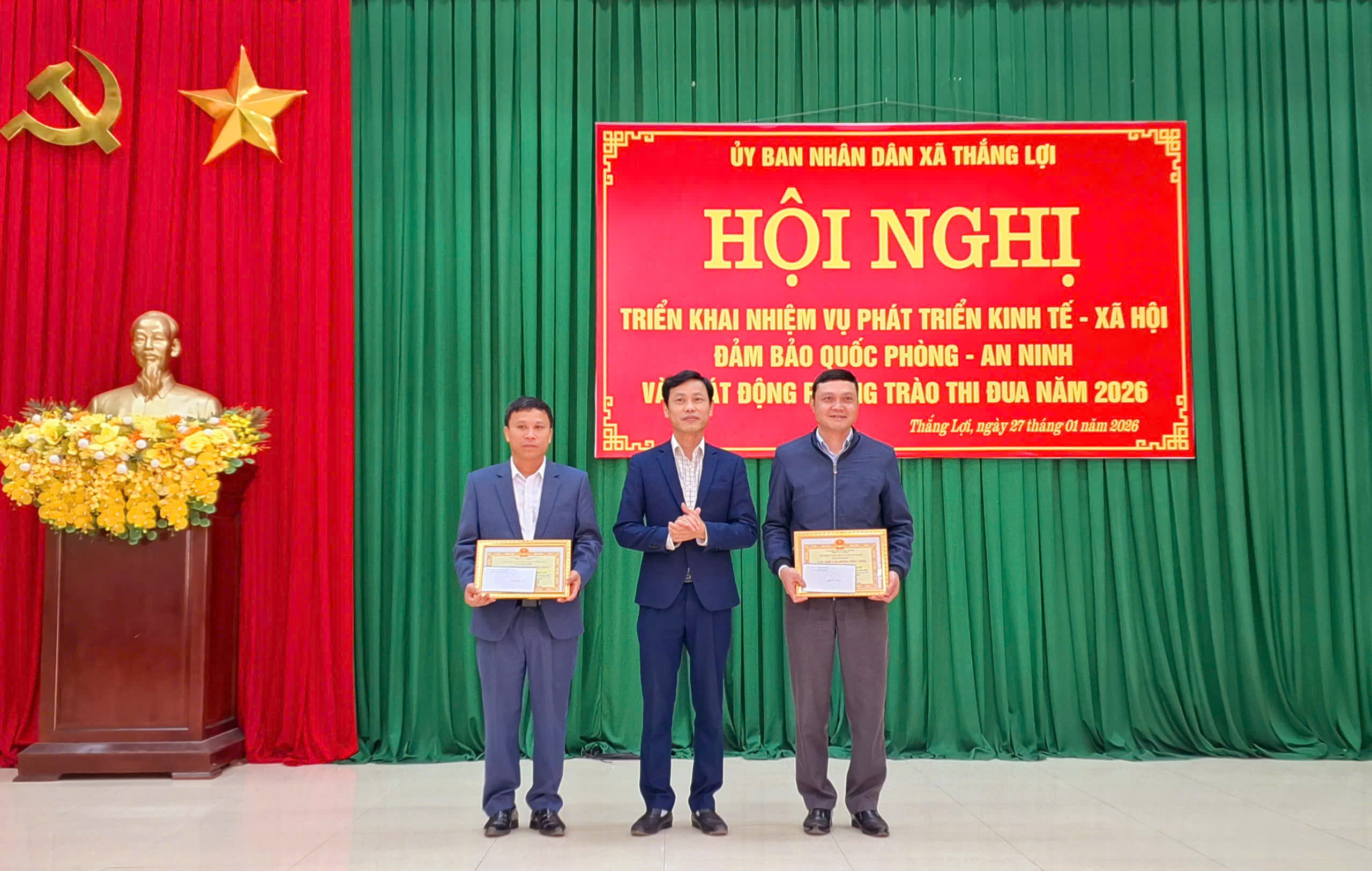 Anh-tin-bai