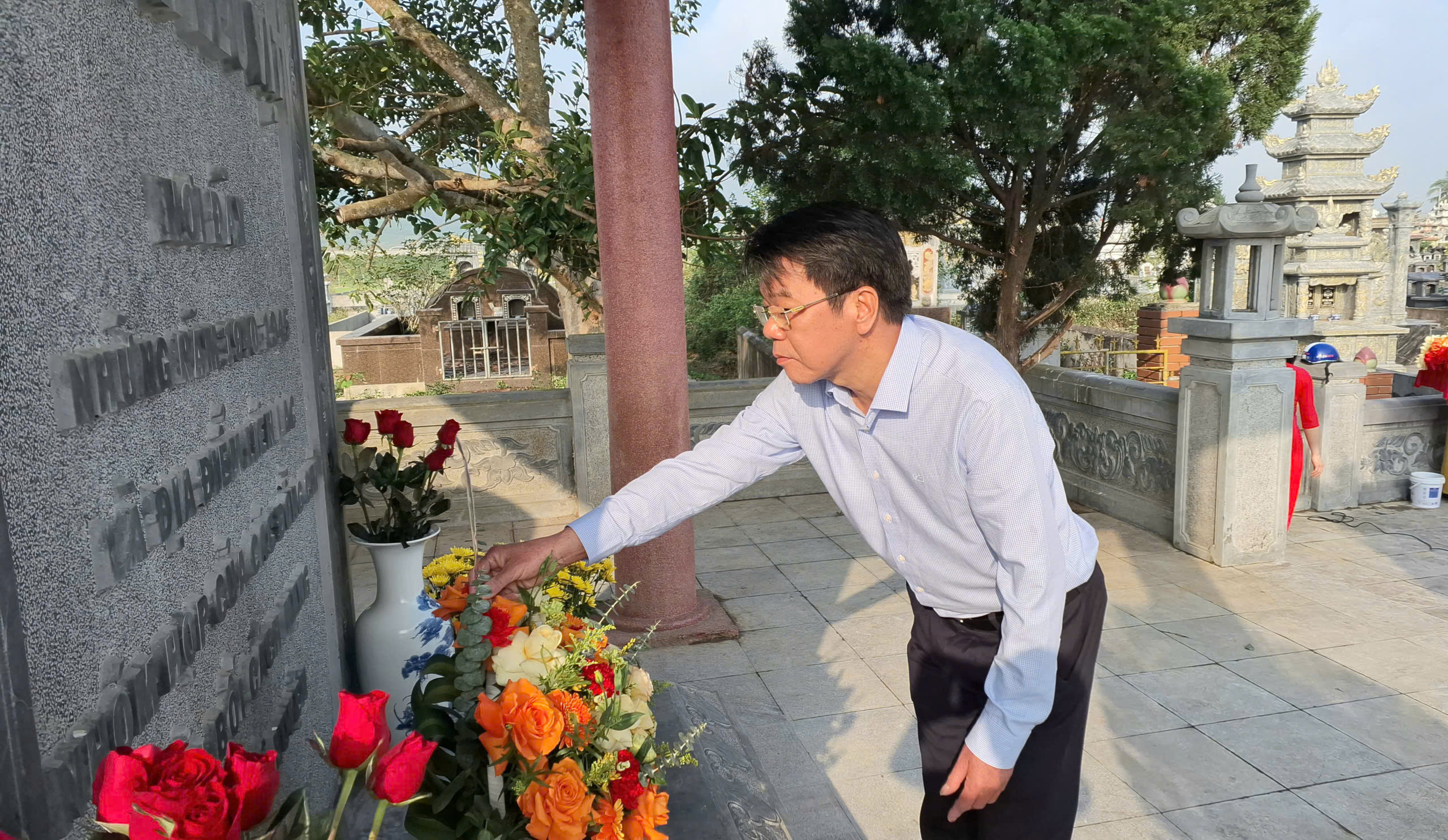 Anh-tin-bai