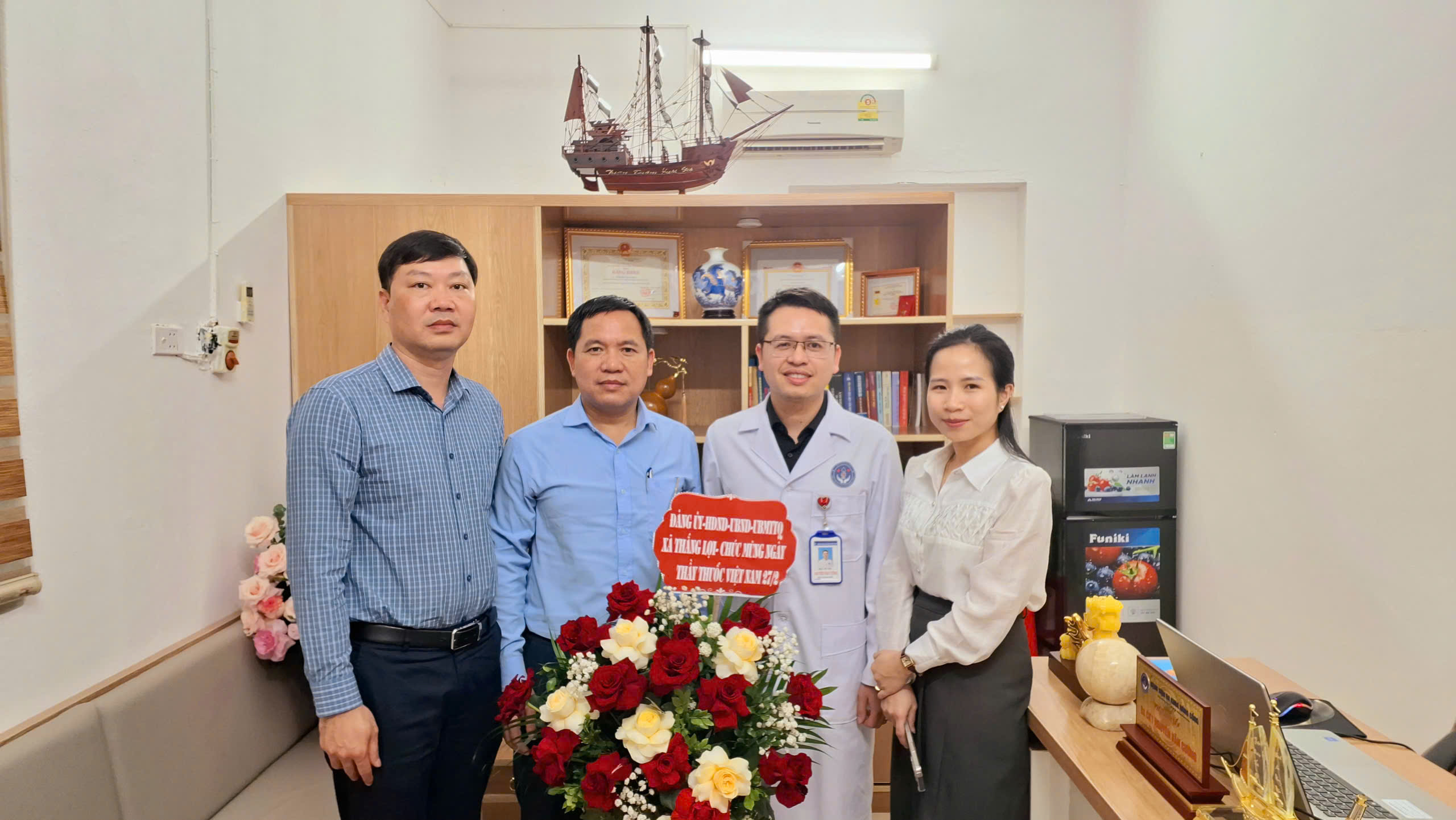 Anh-tin-bai