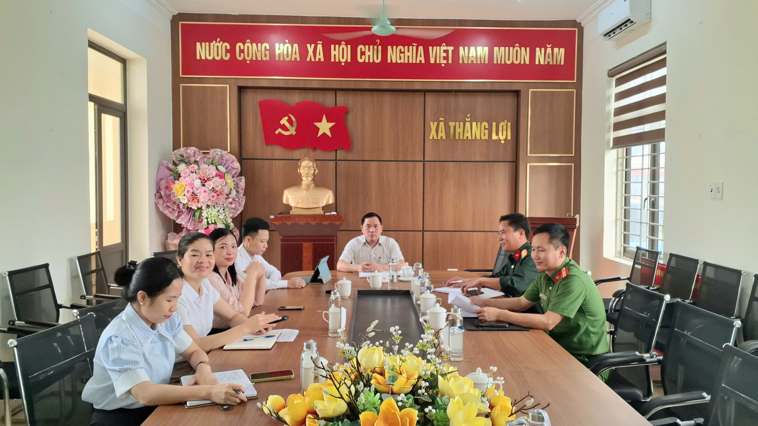 Anh-tin-bai