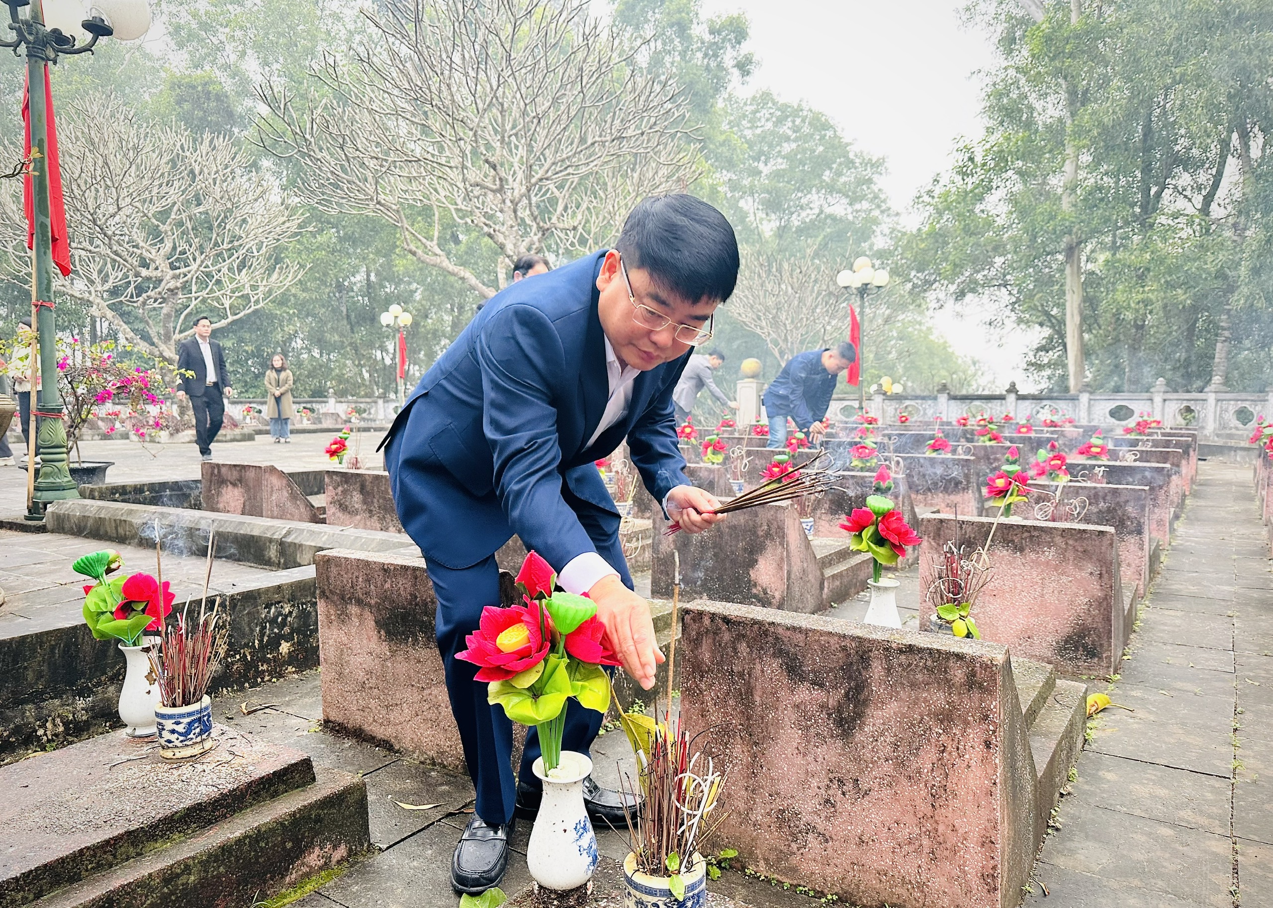 Anh-tin-bai