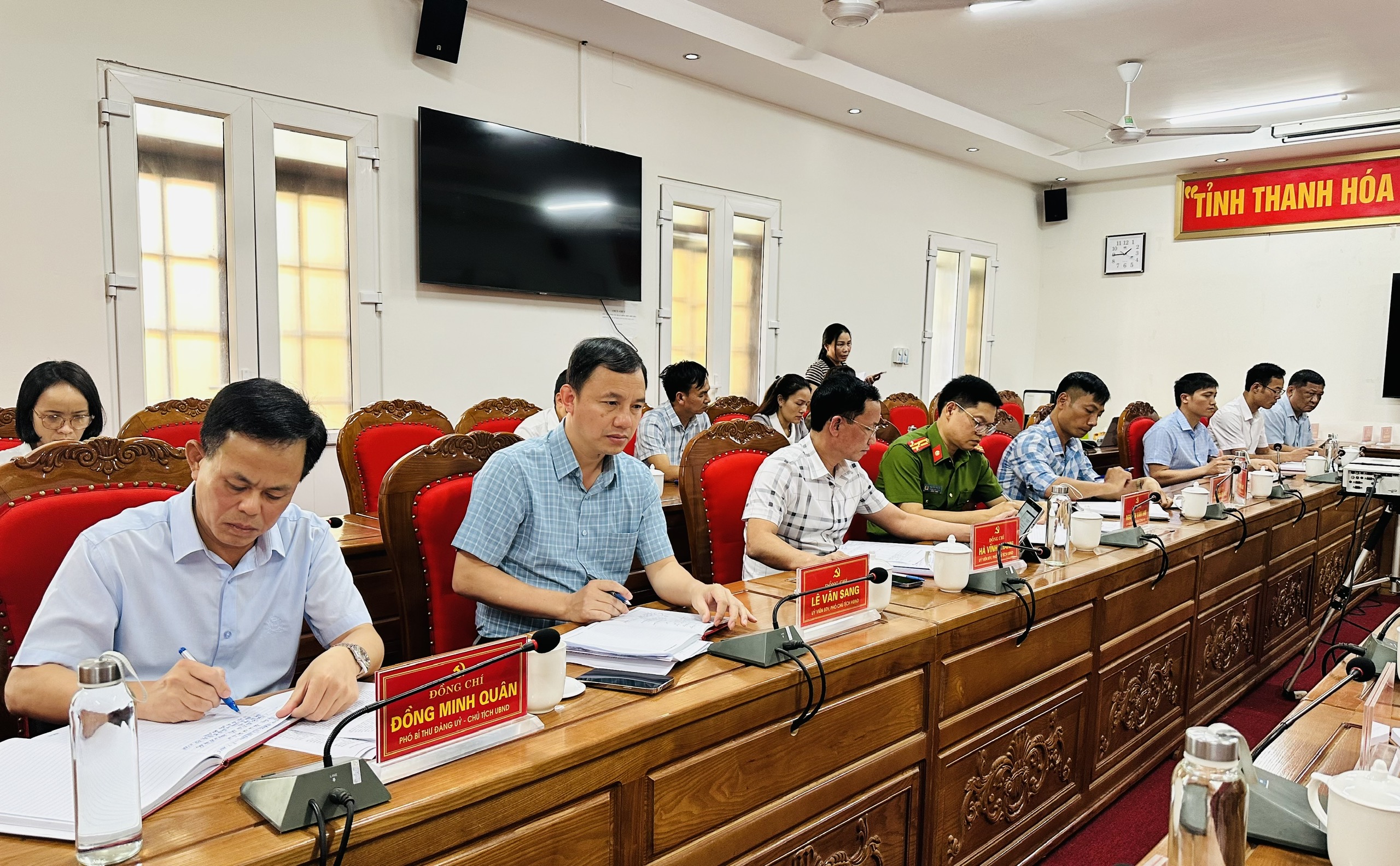 Anh-tin-bai
