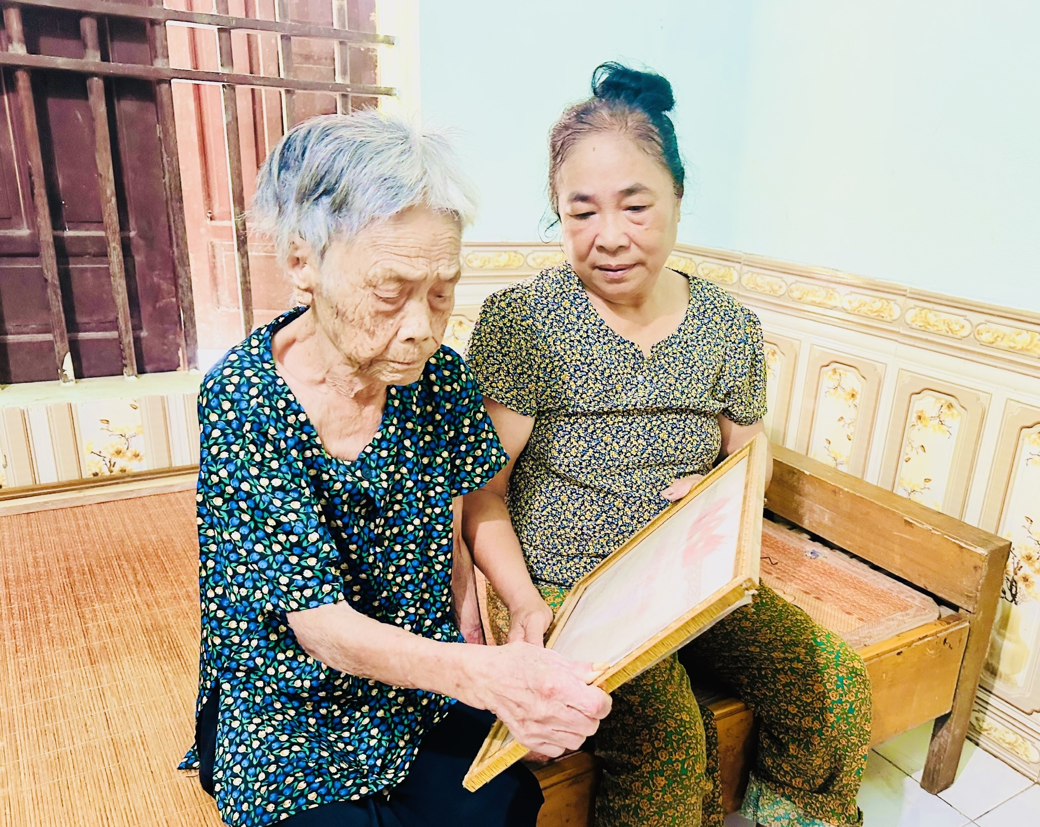Anh-tin-bai