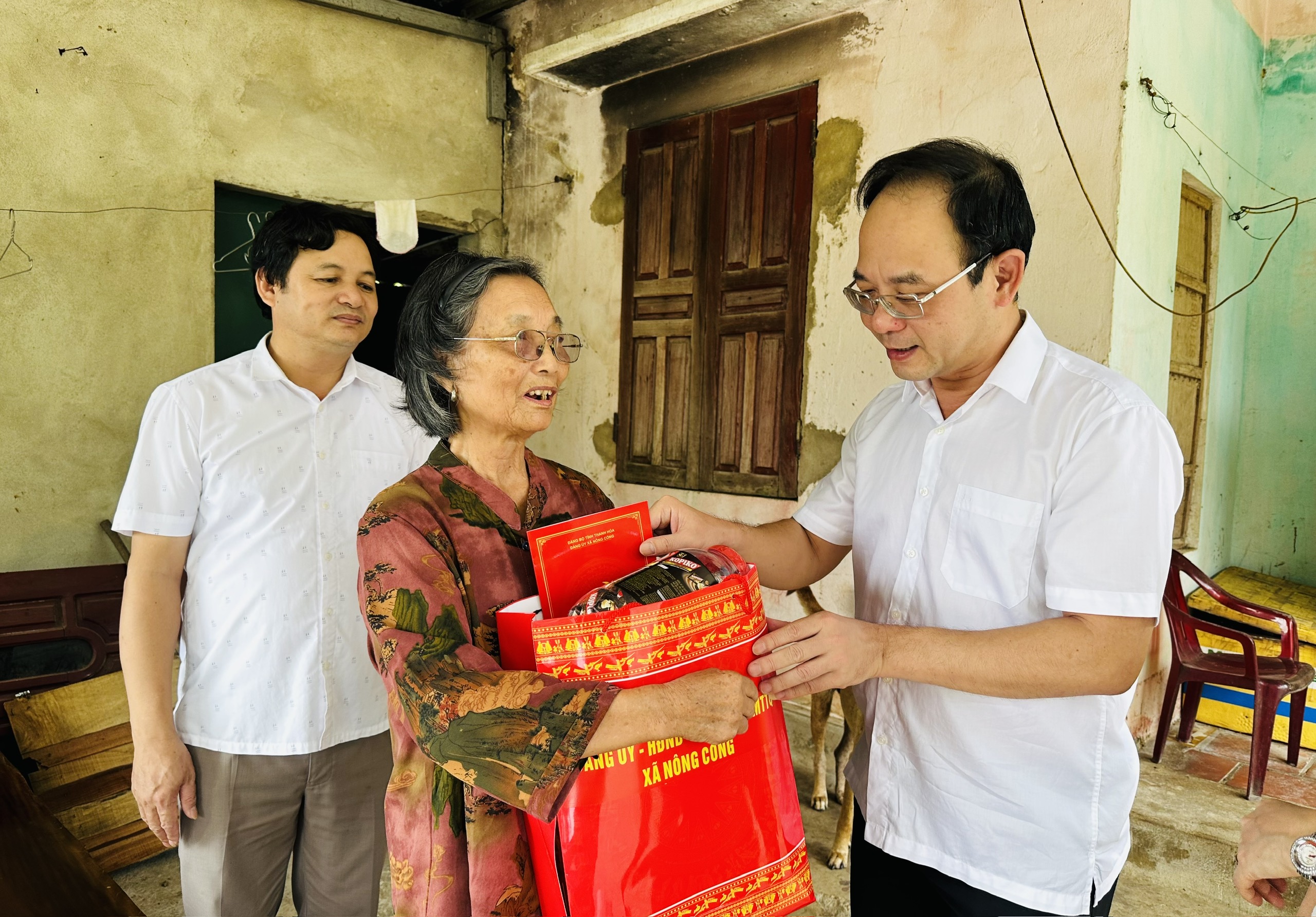 Anh-tin-bai