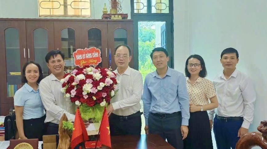 Anh-tin-bai
