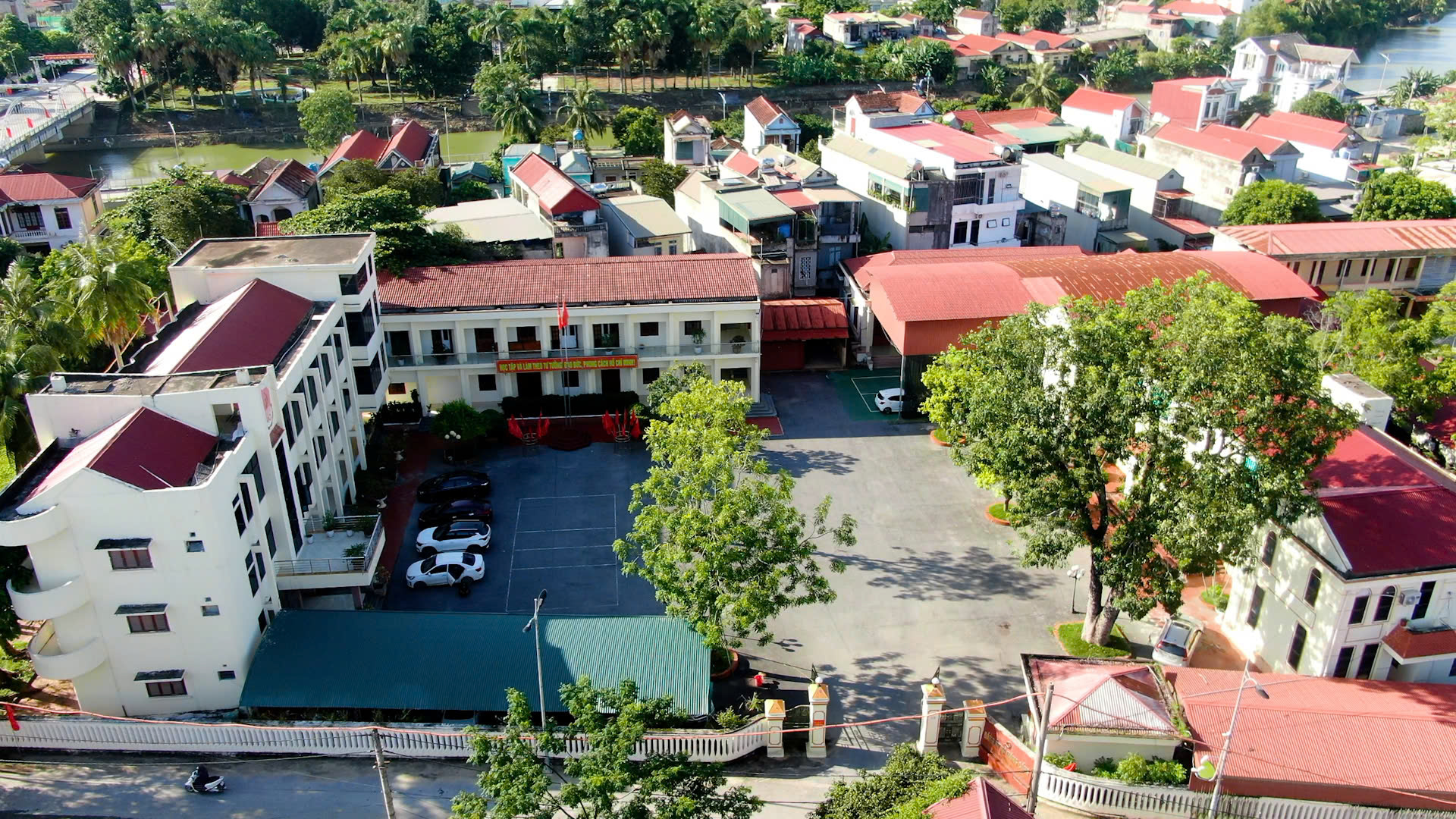 Anh-tin-bai