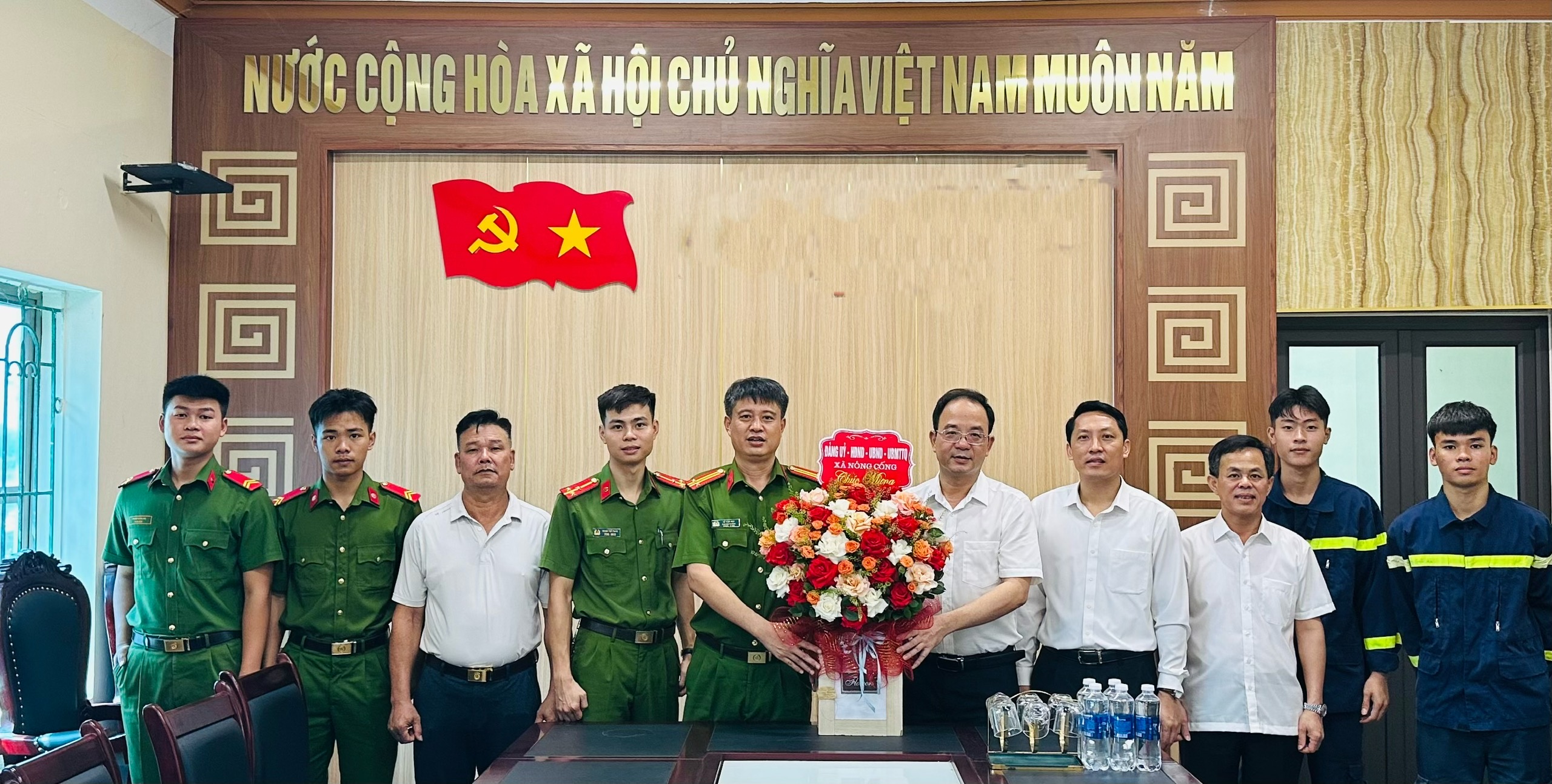 Anh-tin-bai