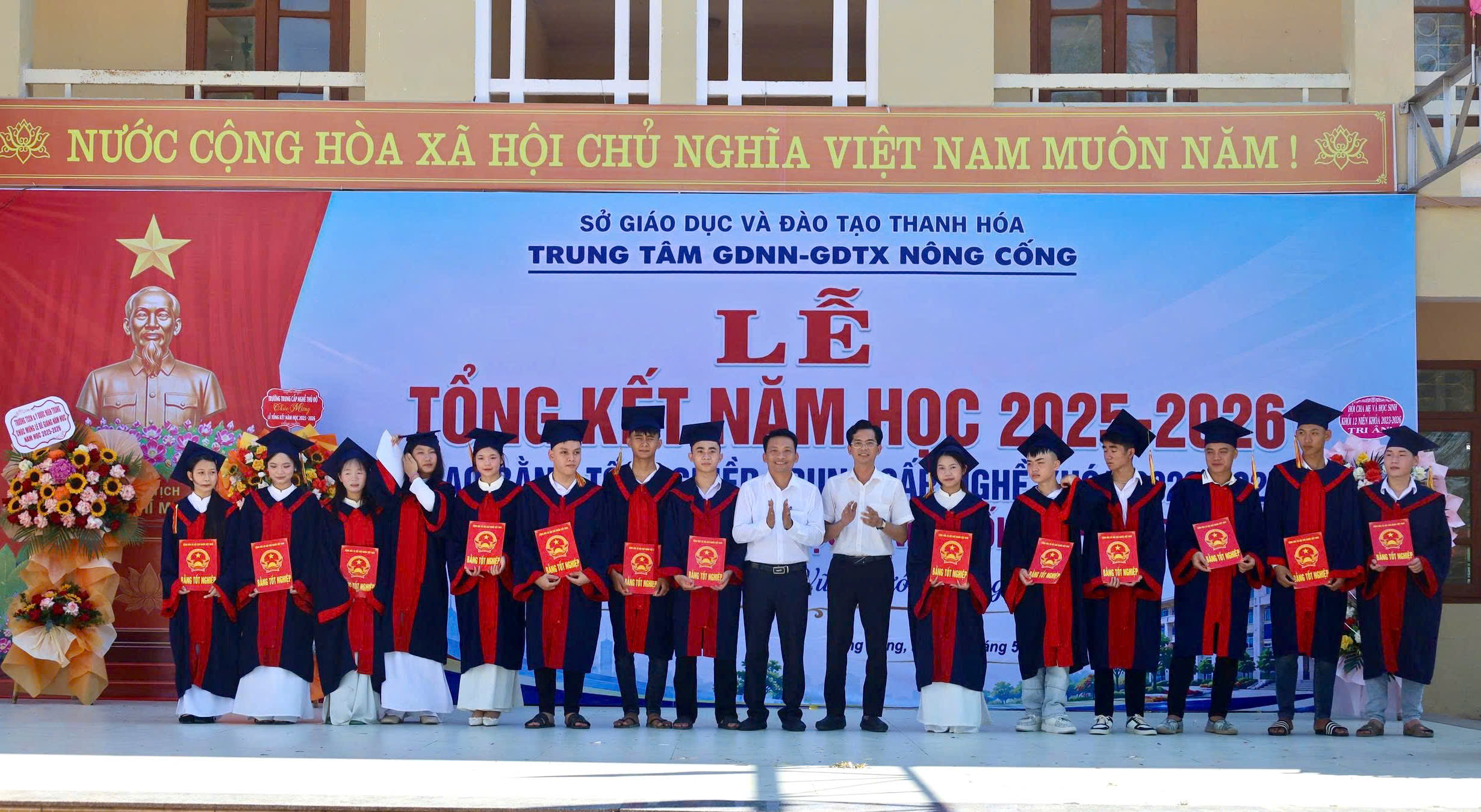 Trung tâm GDNN-GDTX Nông Cống tổng kết năm học 2025-2026 và trao bằng tốt nghiệp Trung cấp nghề, khóa 2023-2026