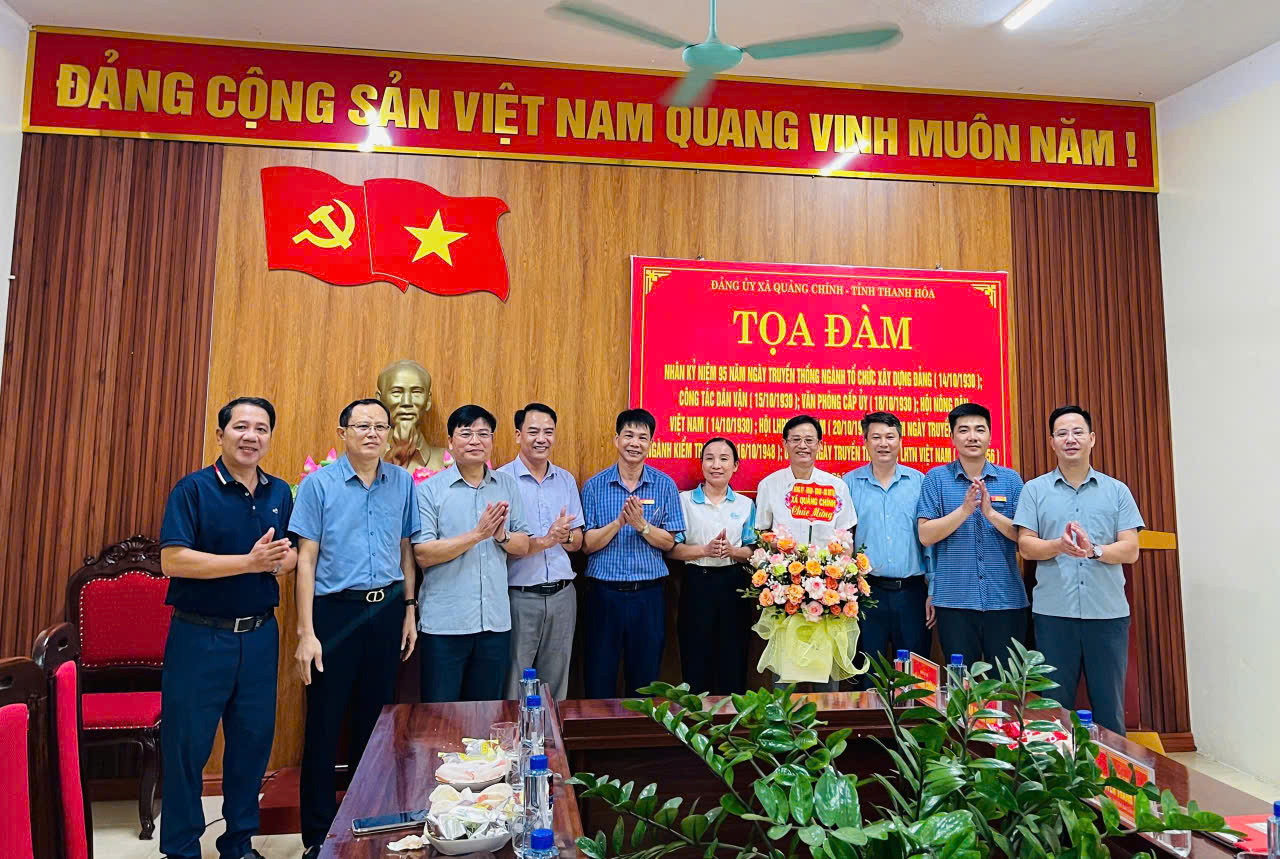 CHÚC MỪNG NGÀY TRUYỀN THỐNG CÁC BAN XÂY DỰNG ĐẢNG, VĂN PHÒNG CẤP ỦY VÀ CÁC TỔ CHỨC HỘI: NÔNG DÂN, PHỤ NỮ, HỘI LHTN