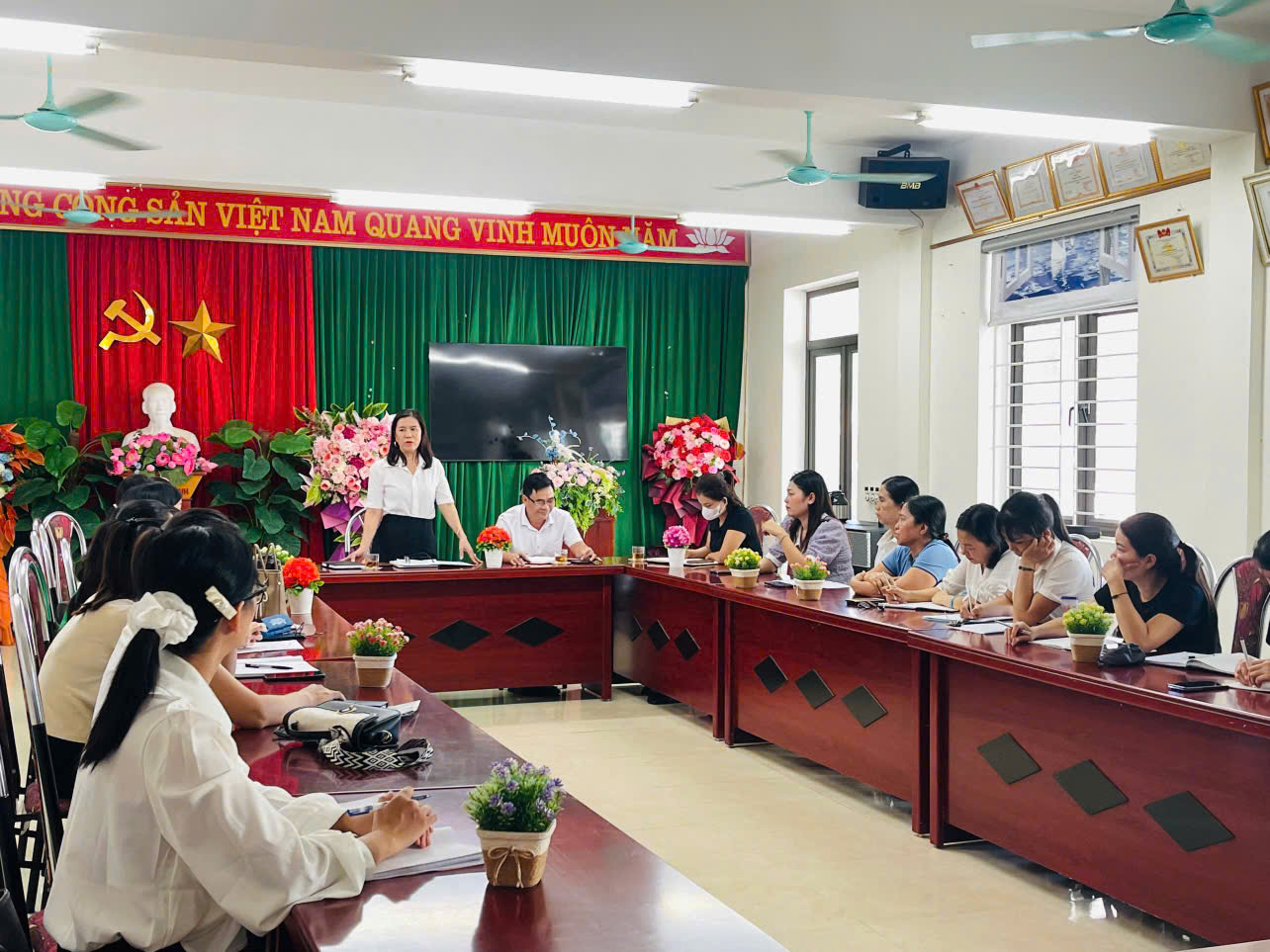 Anh-tin-bai