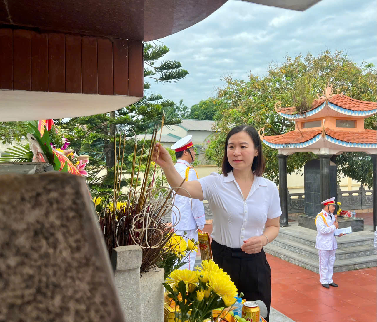 Anh-tin-bai