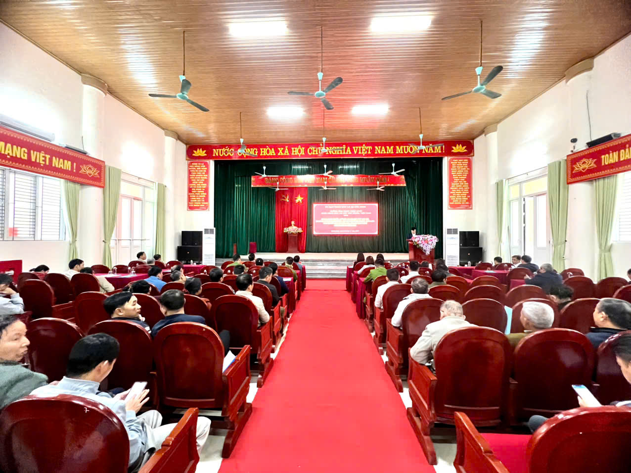 UBND xã Quảng Ninh tổ chức hội nghị tuyên truyền, phổ biến các văn bản pháp luật mới, bồi dưỡng kỹ năng tuyên truyền, hòa giải viên cơ sở trên địa bàn