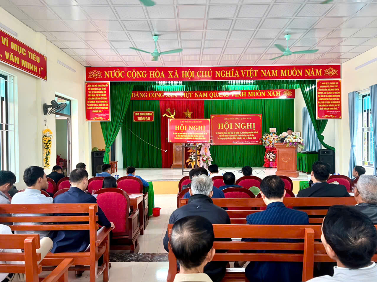 UBND xã Quảng Ninh tổ chức Hội nghị tập huấn phổ cập kỹ năng số, kỹ năng chuyển đổi số và triển khai Chương trình Bình dân học vụ số cho Tổ công nghệ số cộng đồng trên địa bàn
