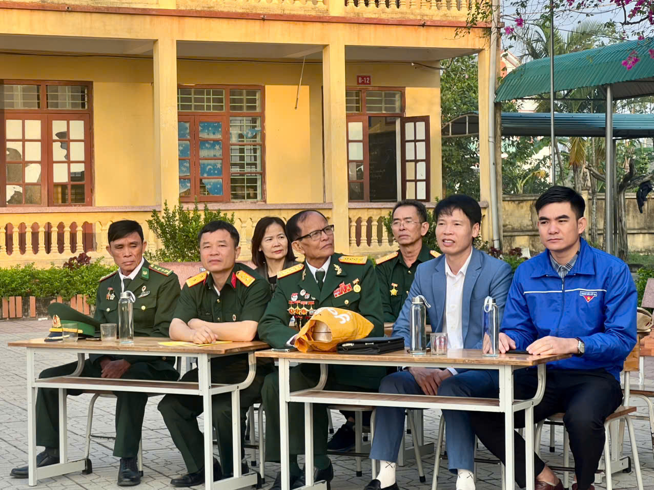 Anh-tin-bai