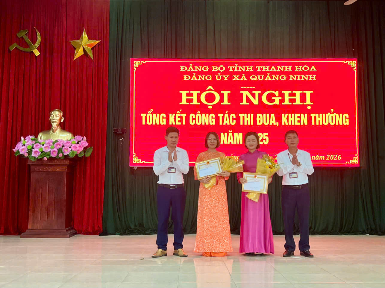 Anh-tin-bai