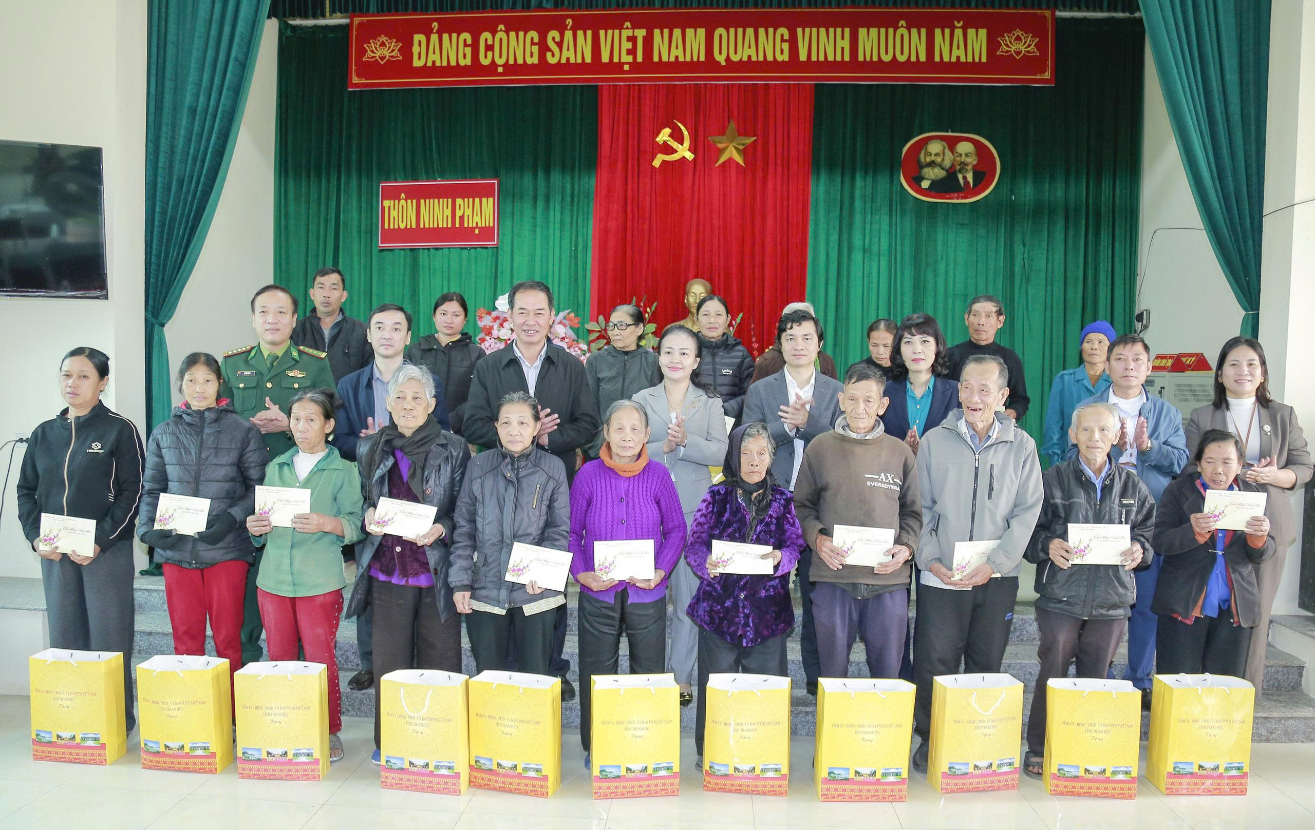 Anh-tin-bai
