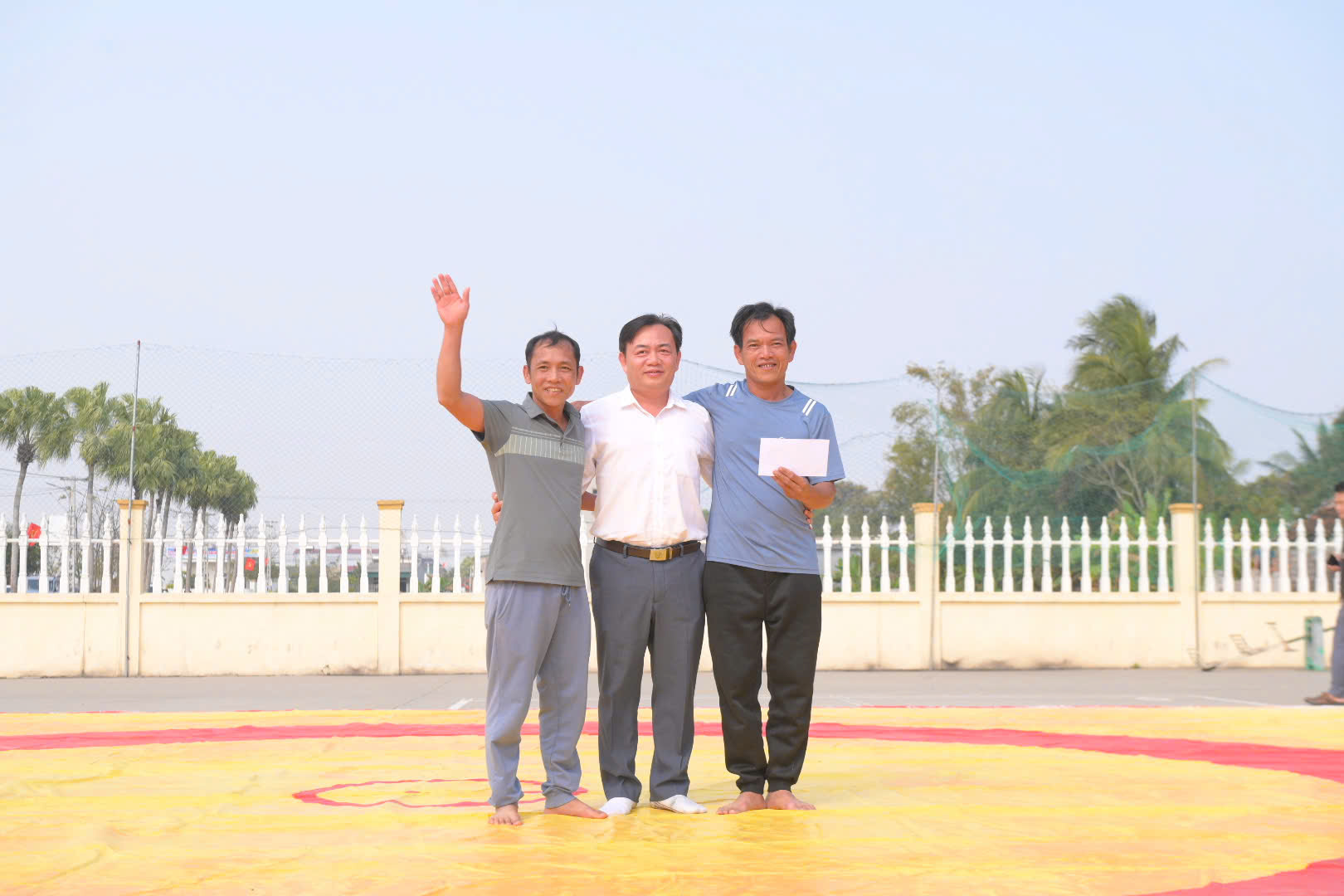 Anh-tin-bai