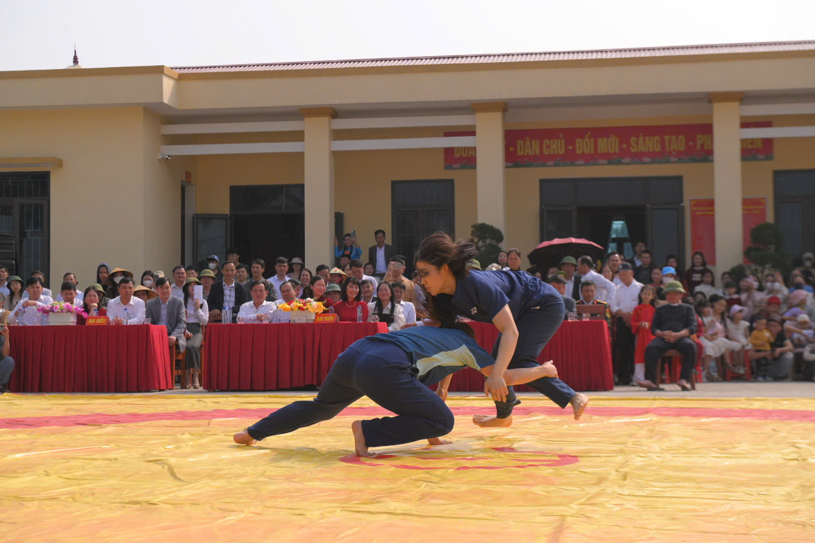 Anh-tin-bai