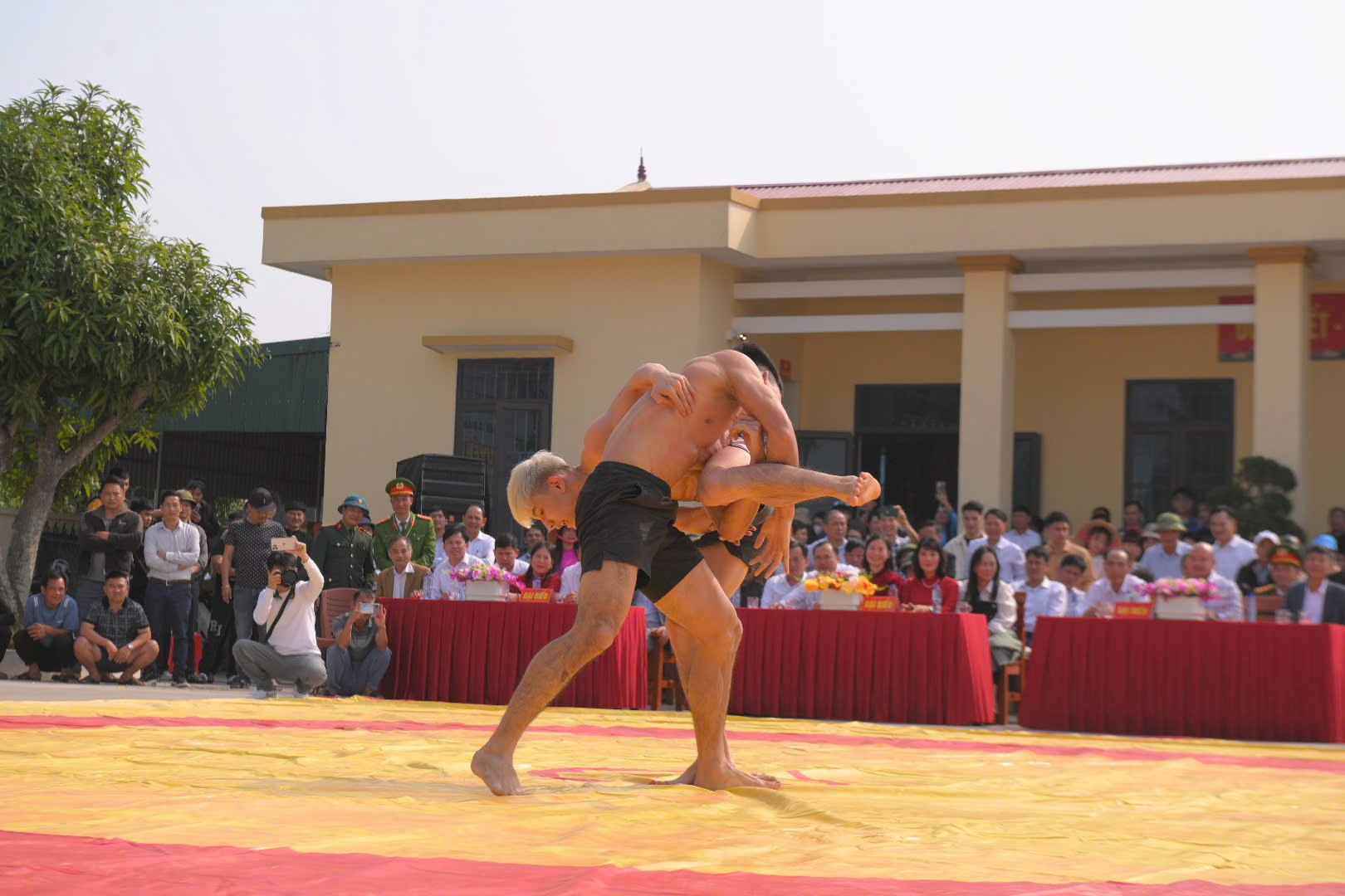 Anh-tin-bai