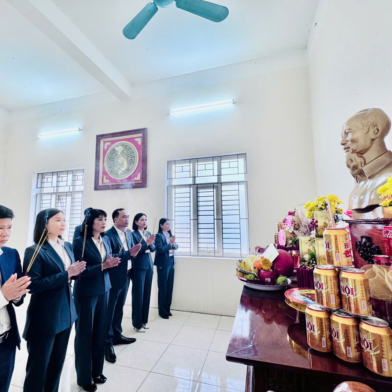 Anh-tin-bai