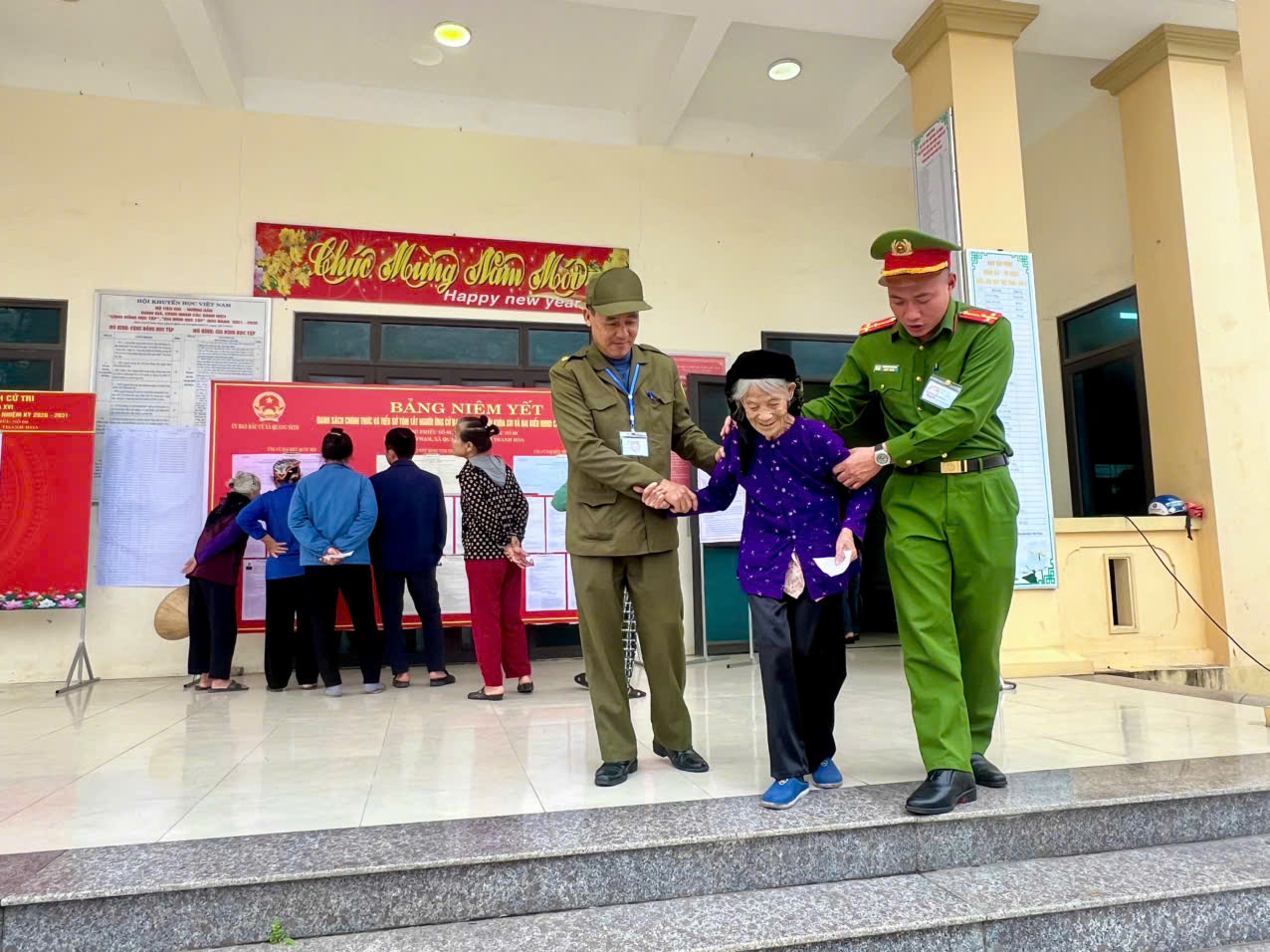 Anh-tin-bai
