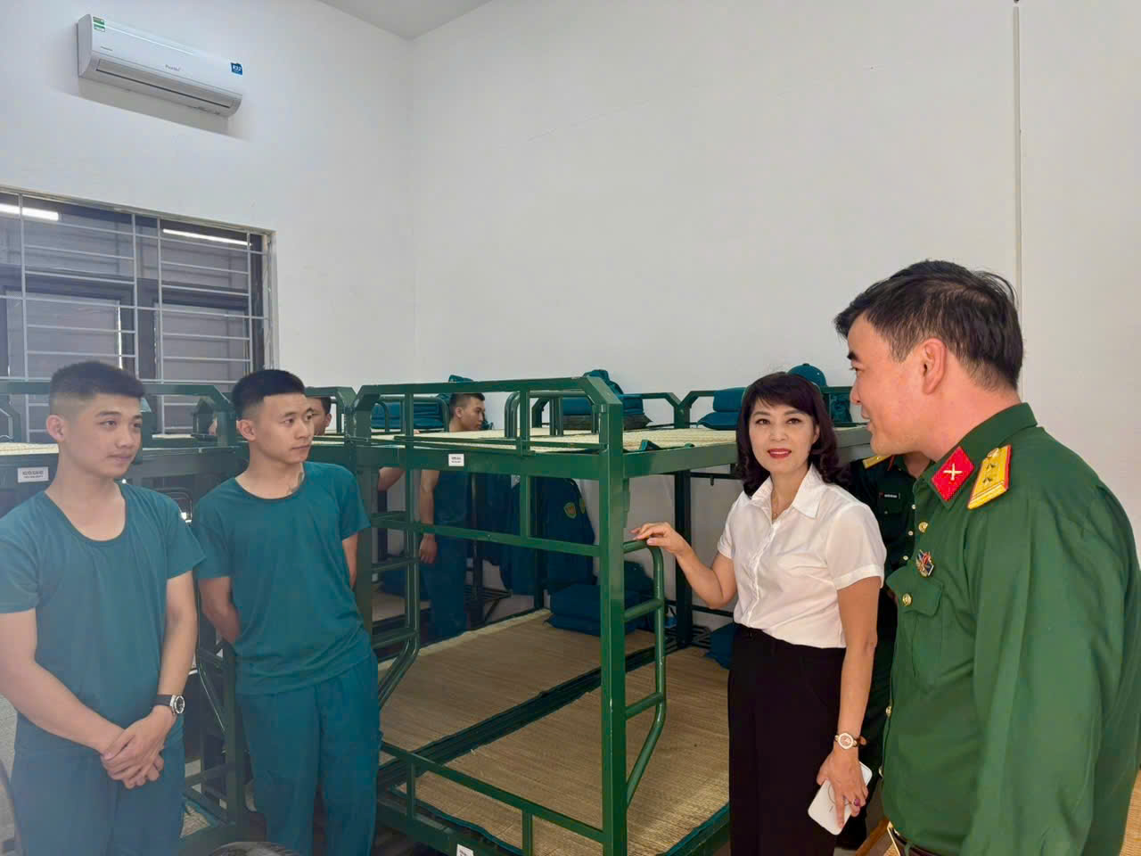 Anh-tin-bai