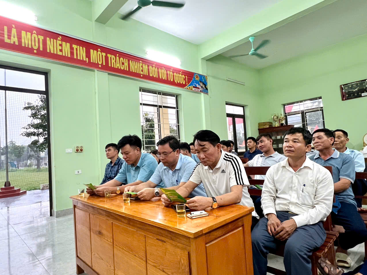 Anh-tin-bai