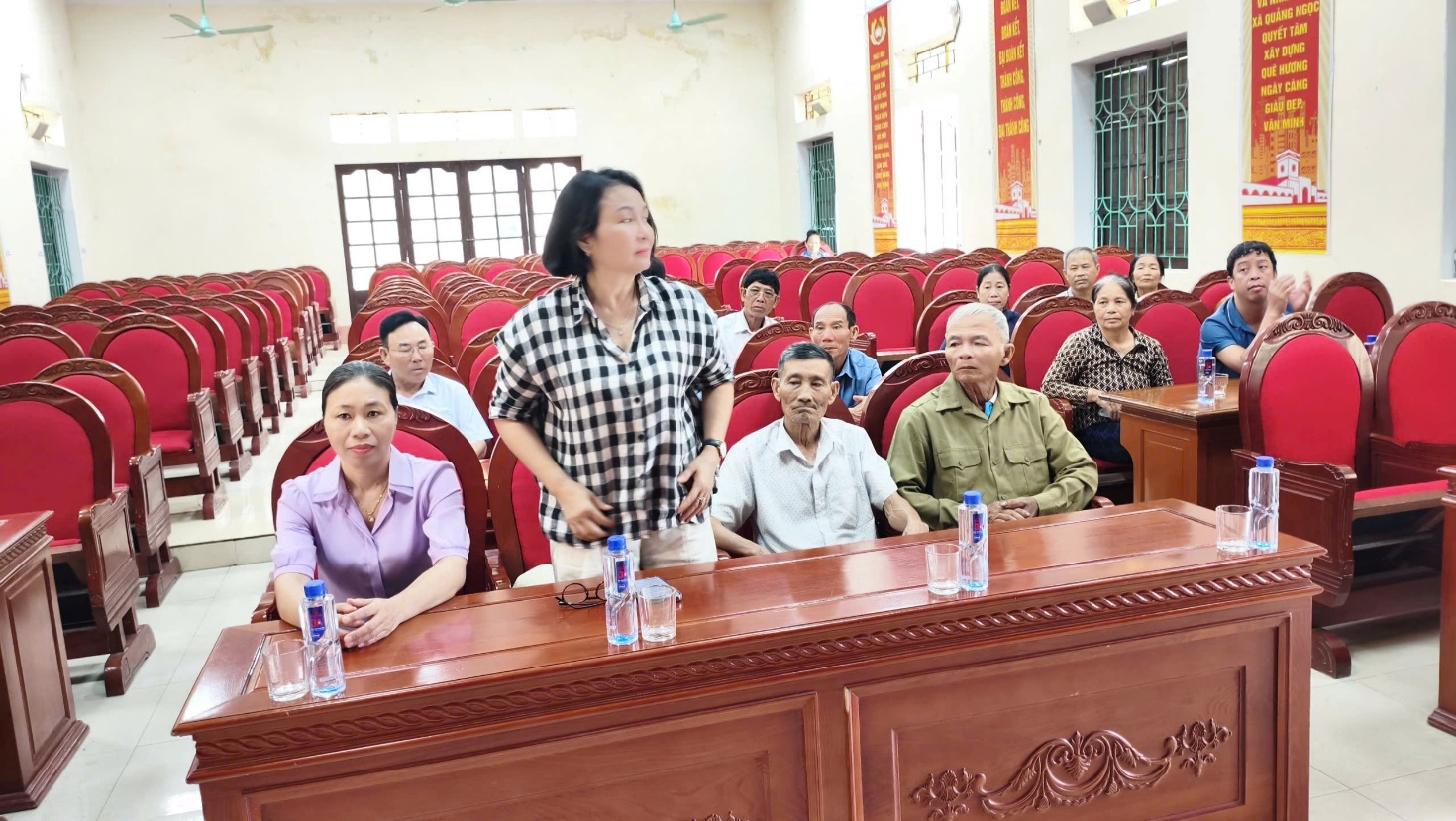 D:\Trung tâm CU DVC\2026\Phòng Văn Hóa\Sang\Xe Lăn\z7819815258874_216e8df79fbe7da08d929192d8037b0d.jpg