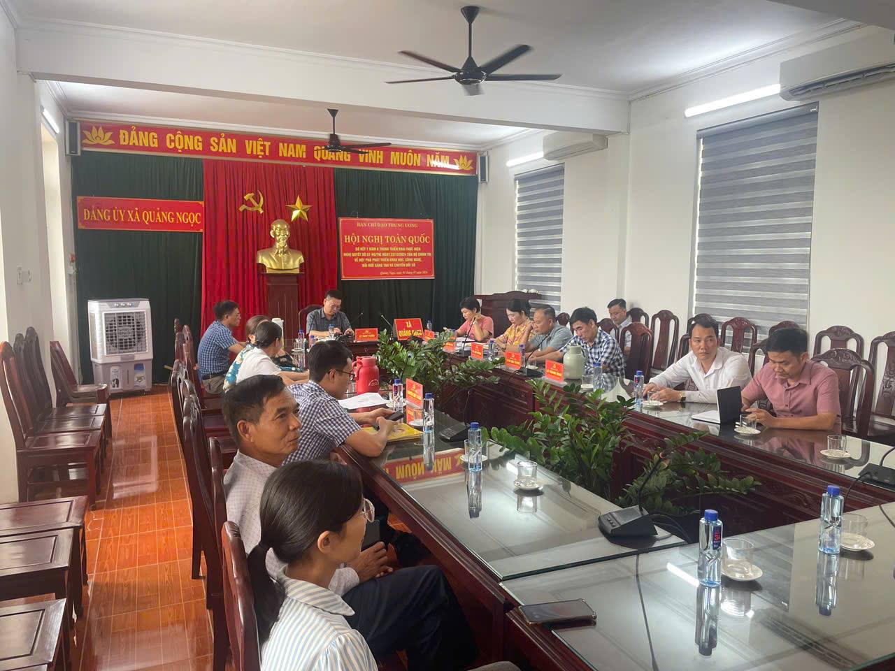 F:\Trung tâm CU DVC\2026\Ban Xây Dựng Đảng\1 năm 6 tháng\z7995692484068_e0d55a59d69e40846f2ceb0acb6d25d5.jpg