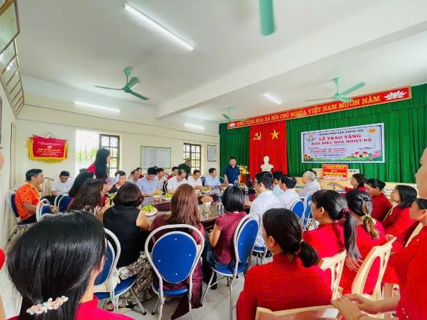 C:\Users\Admin\Desktop\Ảnh các loại\Toan canh buoi le Mn.jpg