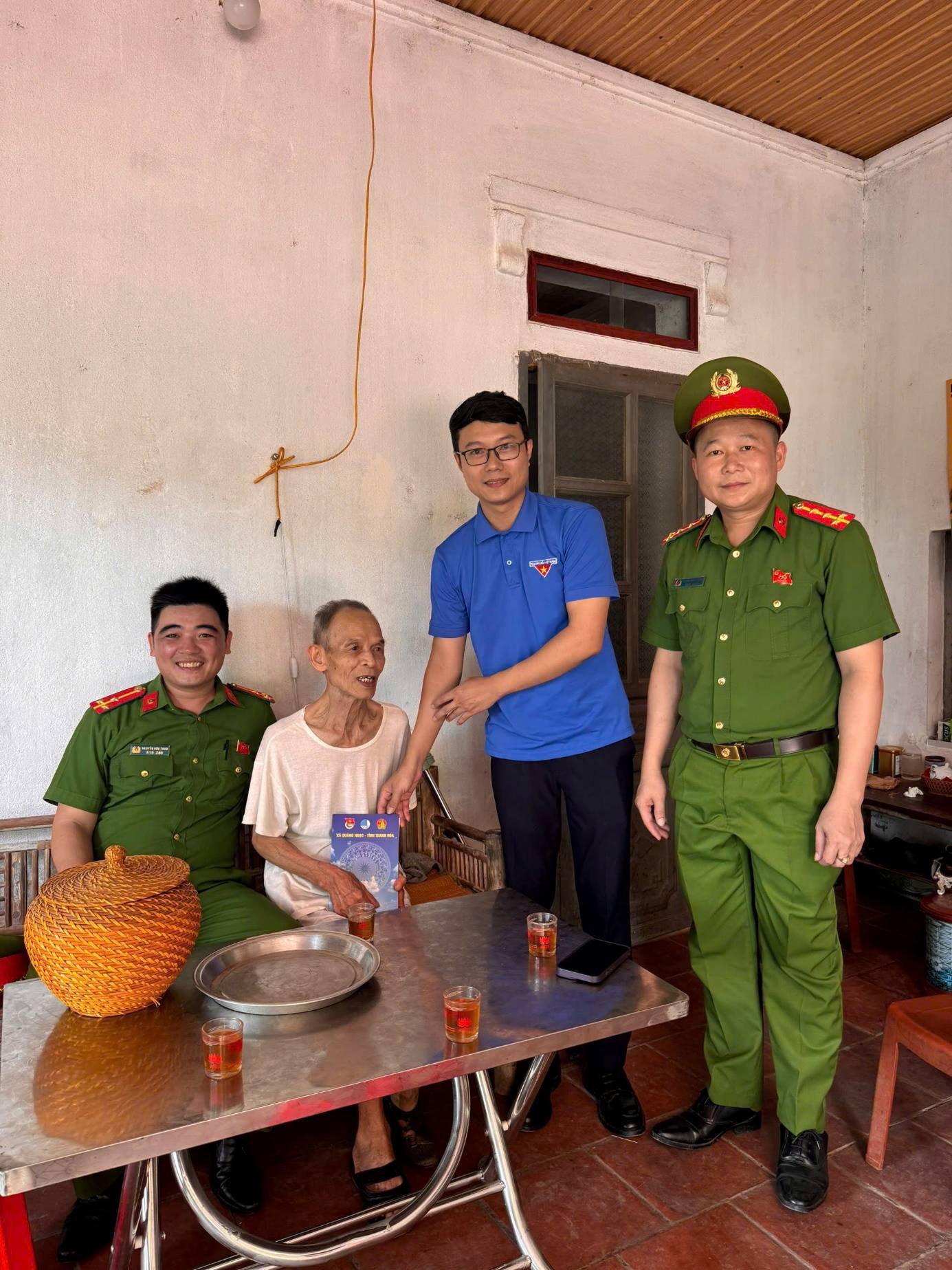 F:\Trung tâm CU DVC\2026\Đoàn Xã Tiến Anh\1785066581601_1048875079332903419_1048875079332903419_e858a22342bb65b585d0591774557596.jpg