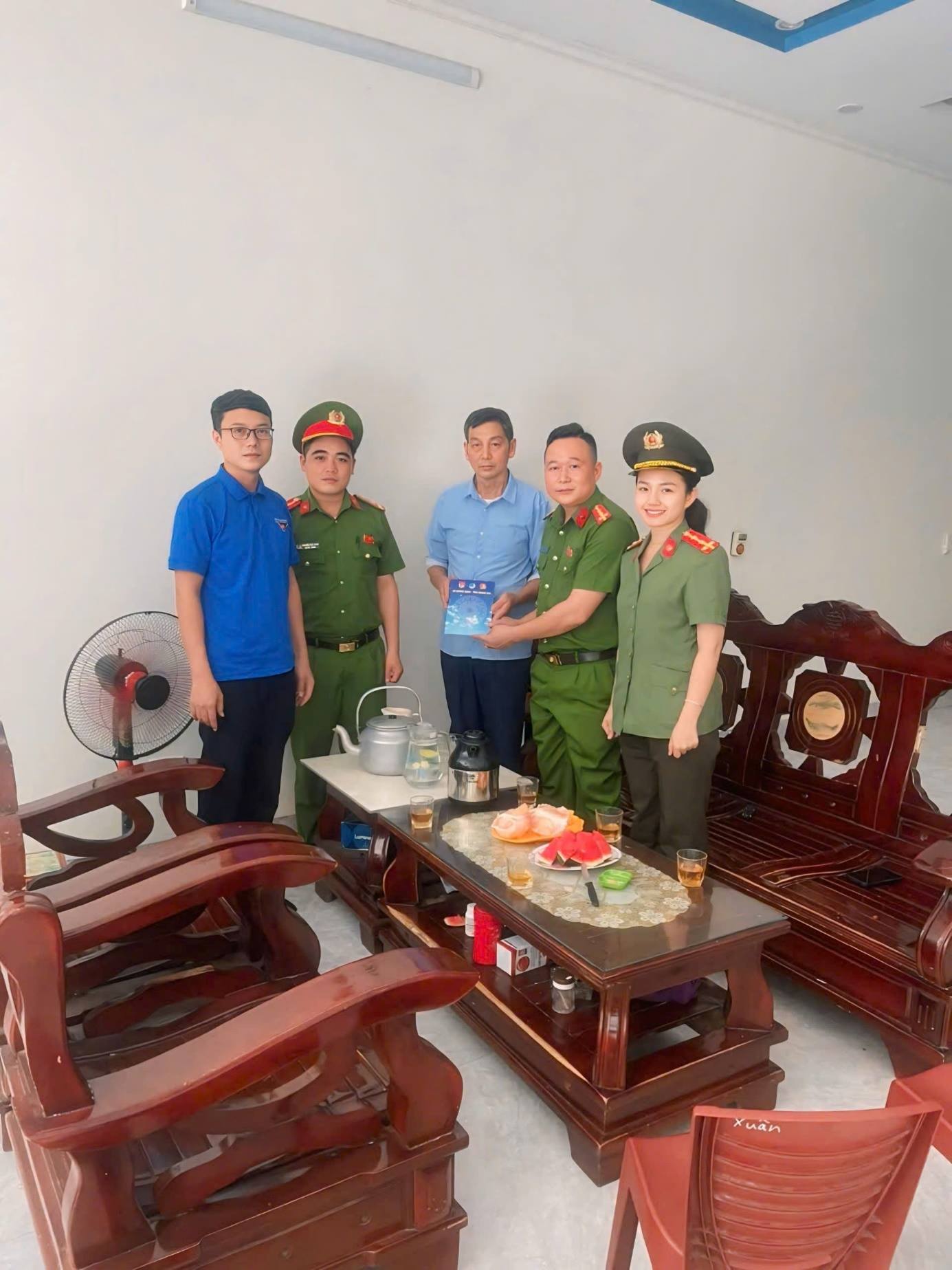 F:\Trung tâm CU DVC\2026\Đoàn Xã Tiến Anh\1785066581646_1048875079332903419_1048875079332903419_cb953e56bc77cd158d64cd2e7b4920a4.jpg