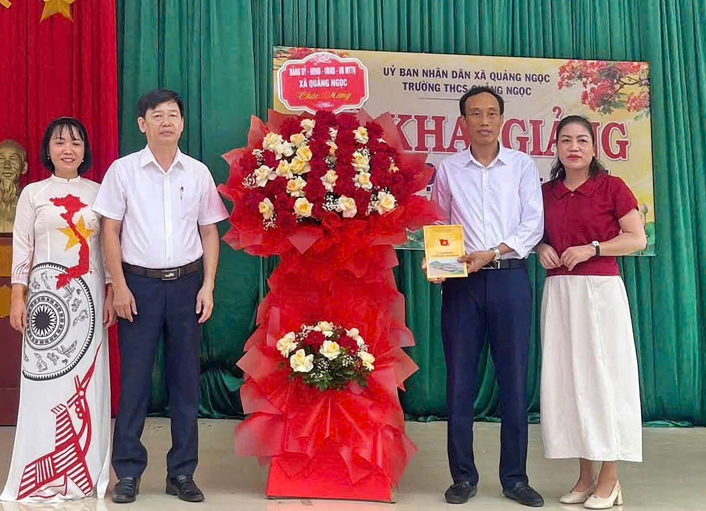 F:\Trung tâm CU DVC\2026\Giáo Dục 2026\Trung học CS\aBC.jpg