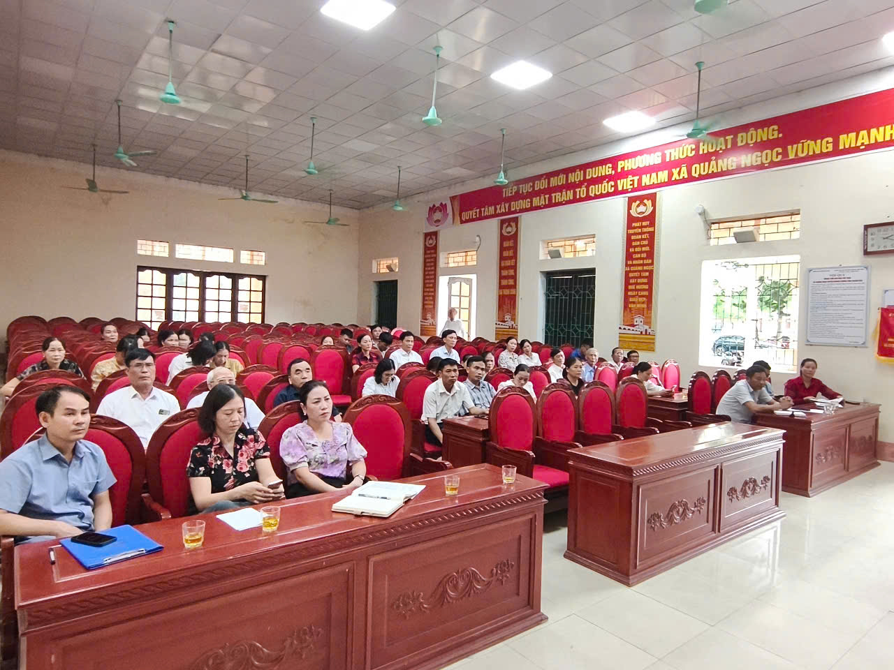 D:\Hiếu 2025\Hội Nghị\z6794359640682_b0791fa0835f3bb474a844e85dba7da3.jpg