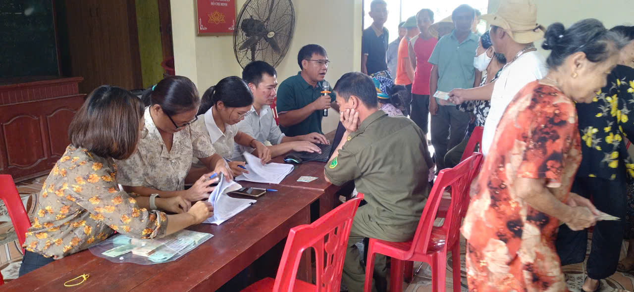 D:\Tuyên truyền\Ảnh\Cấp tiền\b4eece172814a34afa0510.jpg