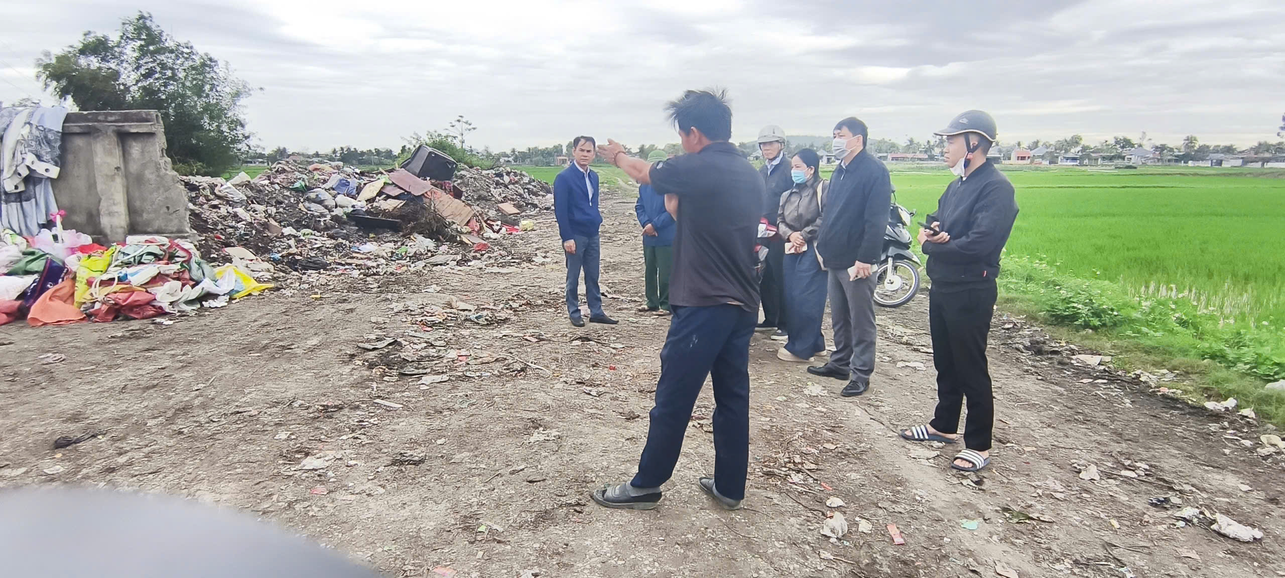 Description: F:\TUYÊN TRUYỀN\Fanpage\Rác thải\aff48ad5-8f4a-4d41-84da-1007fe3ffc6c.jfif