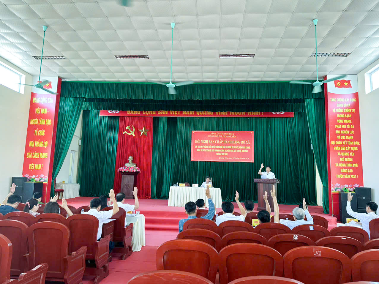 Đảng ủy xã Quảng Yên tổ chức Hội nghị Ban Chấp hành Đảng bộ cho ý kiến về công tác sắp xếp, kiện toàn tổ chức sau sắp xếp thôn