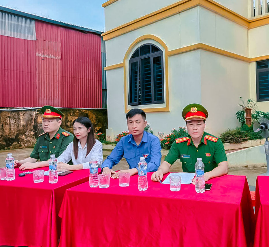Anh-tin-bai