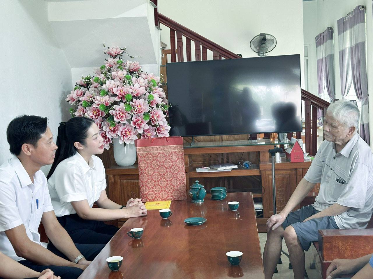Anh-tin-bai
