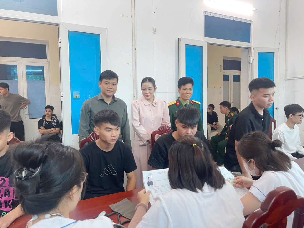 Anh-tin-bai