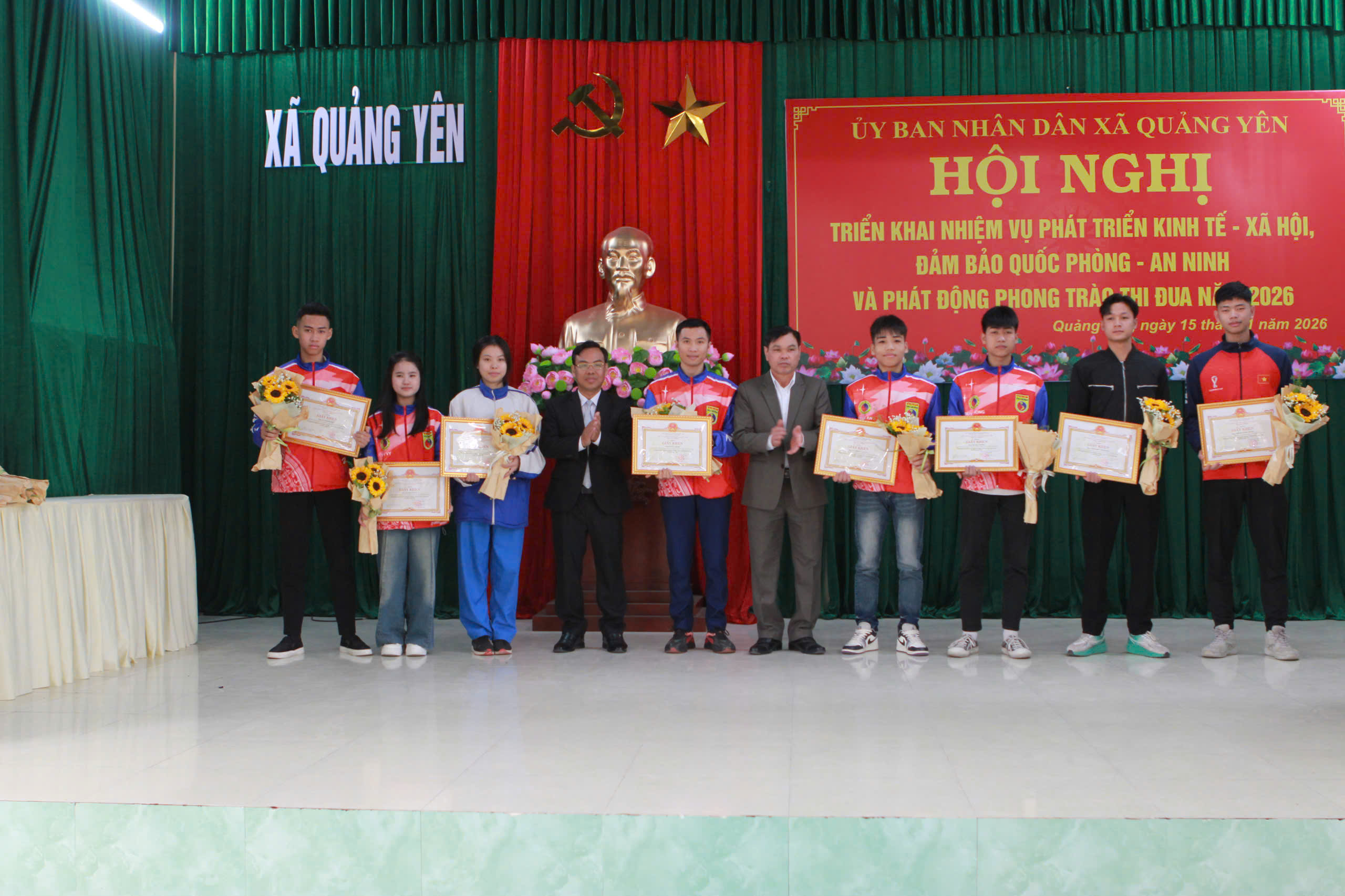 Anh-tin-bai
