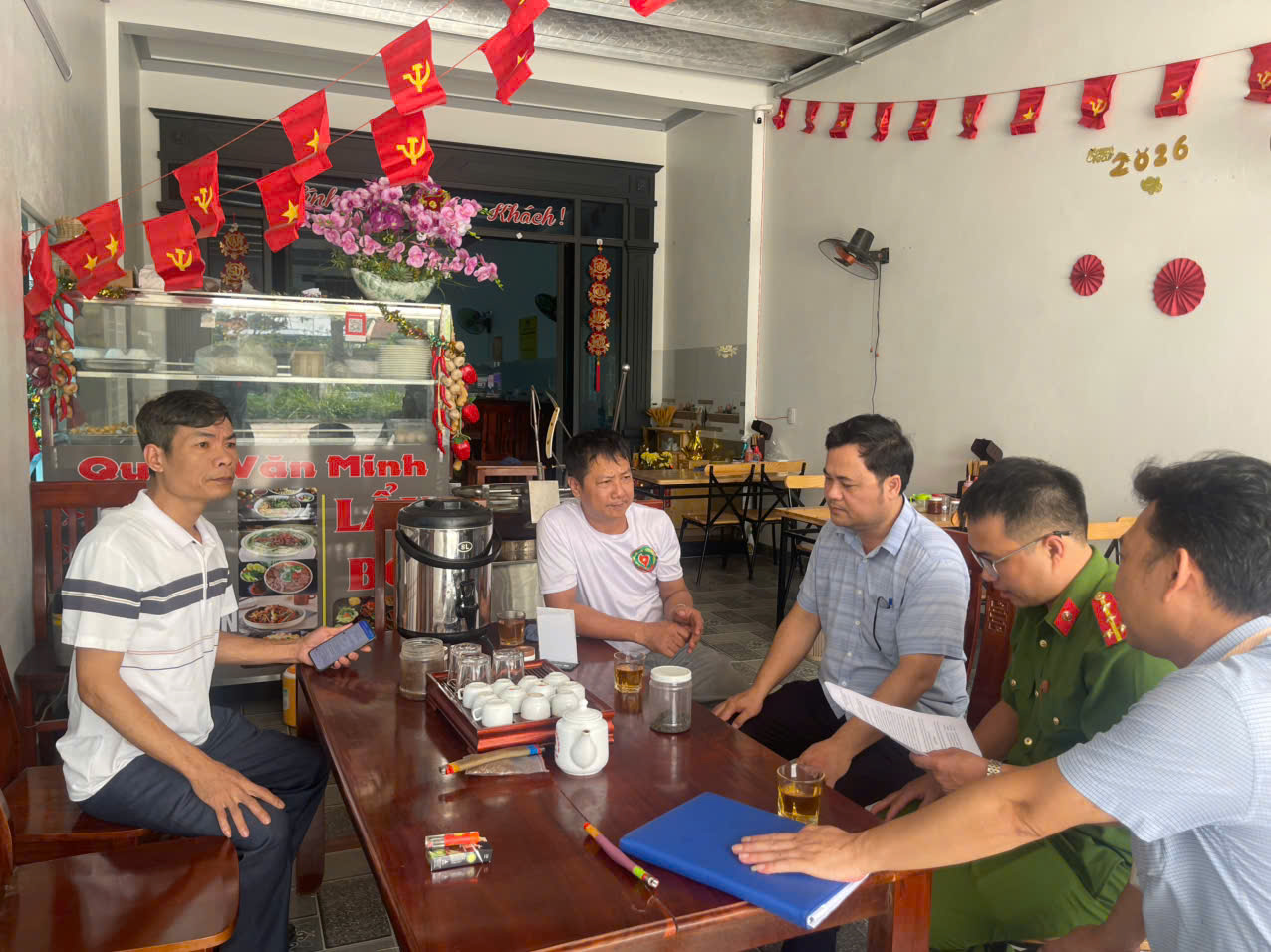 Đoàn kiểm tra liên ngành ATTP xã Quảng Yên kiểm tra các cơ sở sản xuất, chế biến, kinh doanh thực phẩm trên địa bàn
