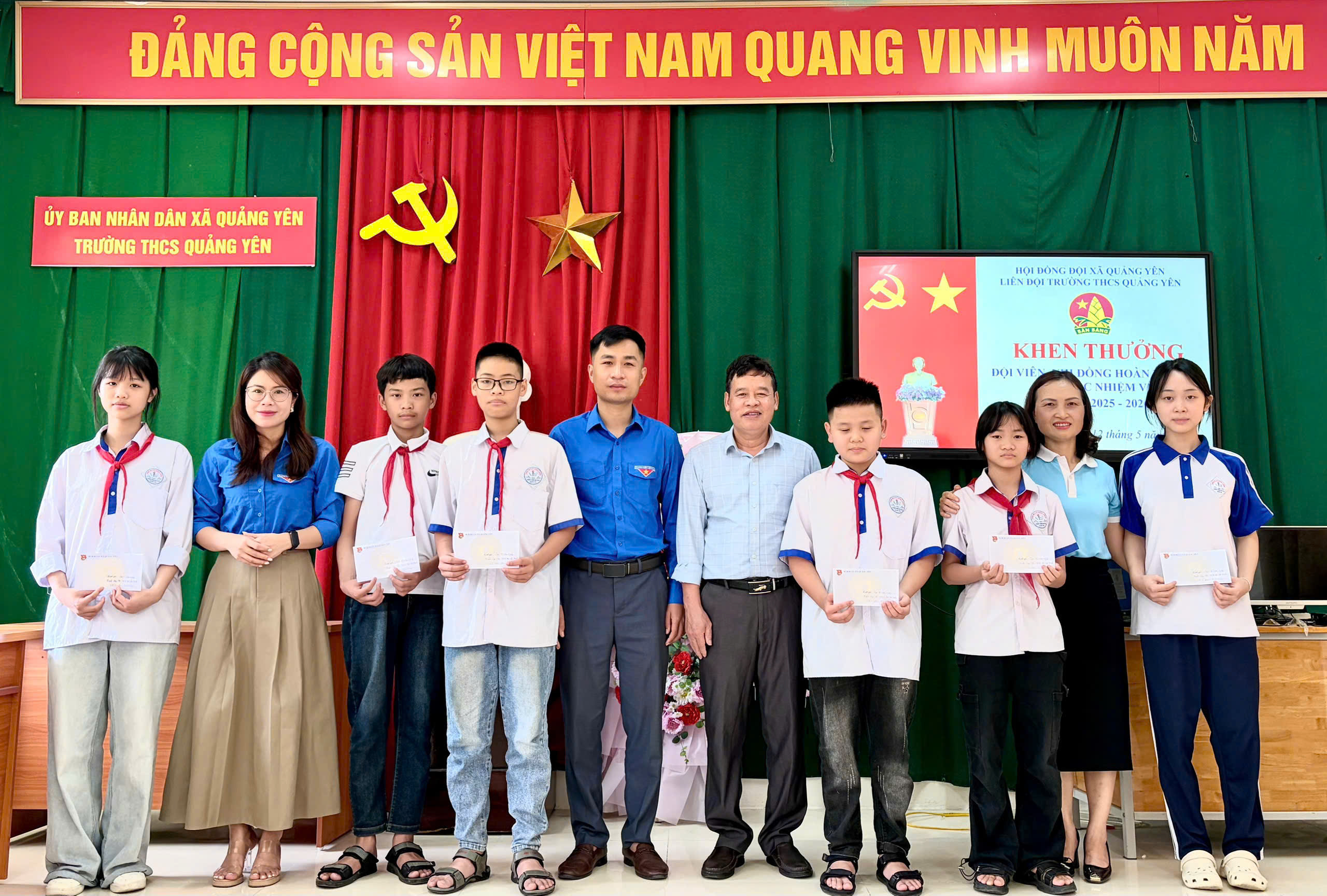 Anh-tin-bai