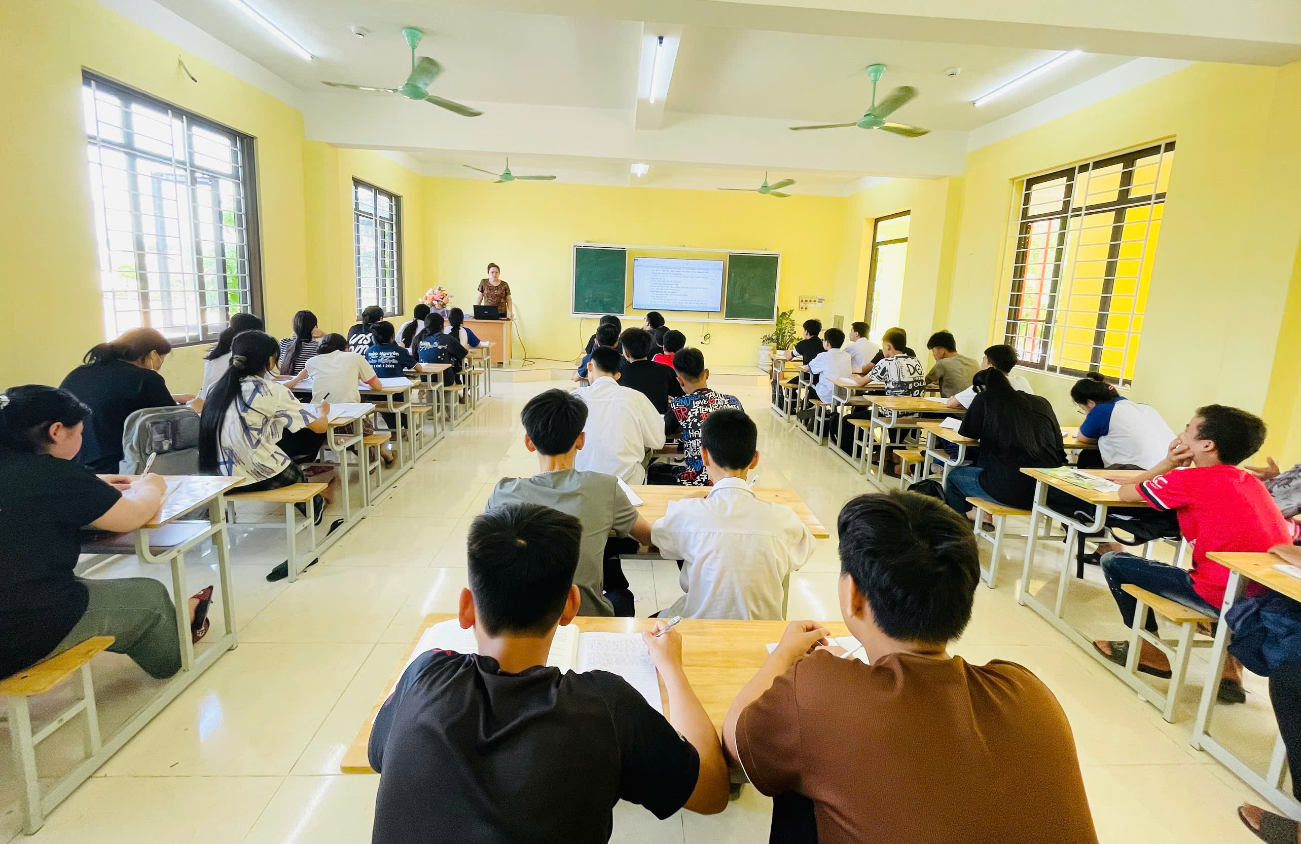 Anh-tin-bai