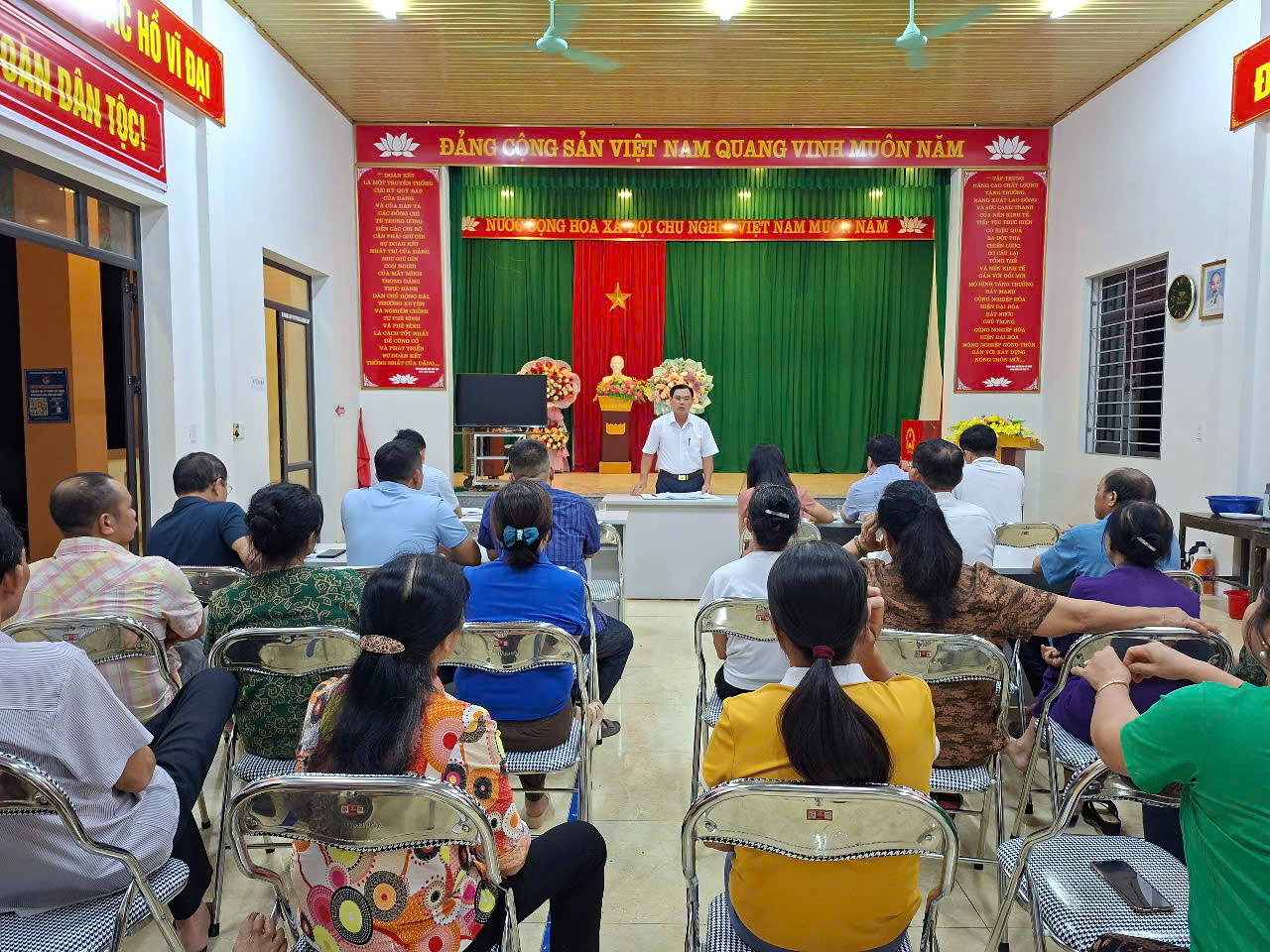 Xã Quảng Yên thành lập các tổ công tác làm việc với các thôn về sắp xếp thôn 