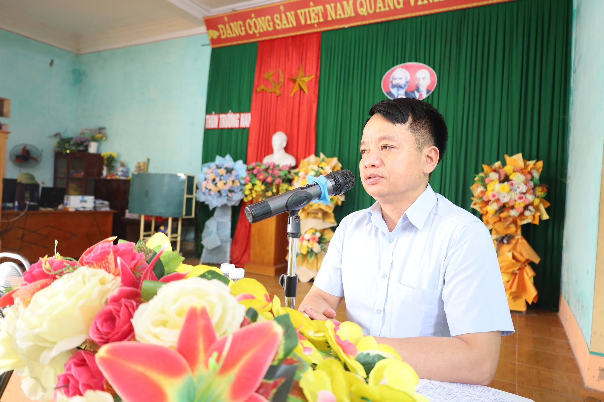 Anh-tin-bai