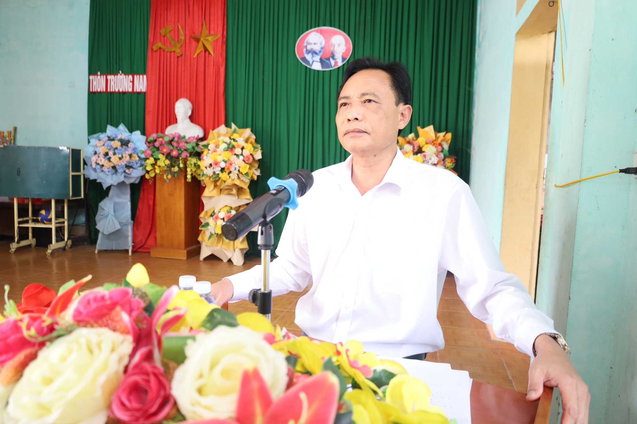 Anh-tin-bai